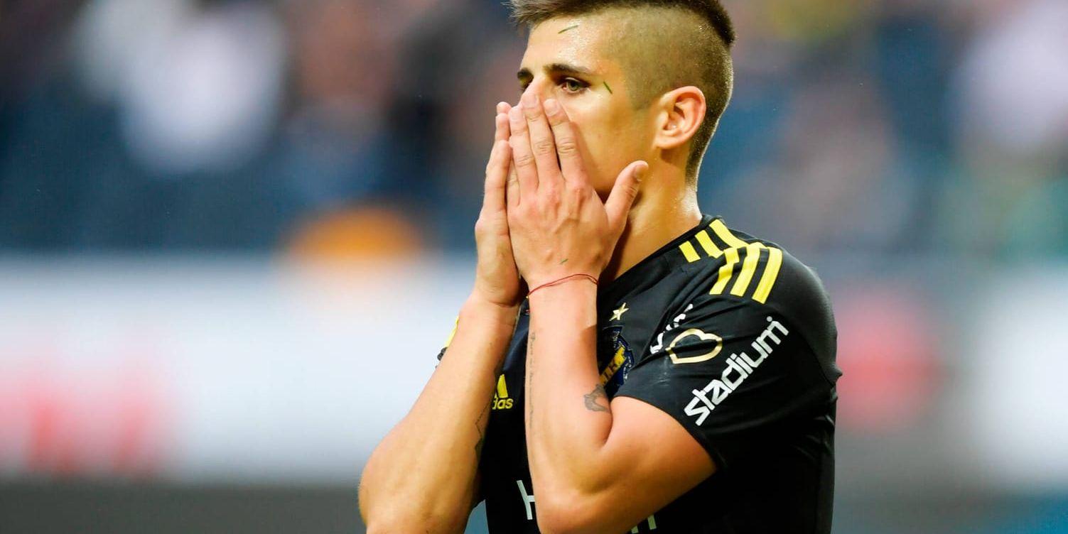 Nicolás Stefanelli missade flera lägen när AIK bara fick 1–1 hemma mot AFC Eskilstuna.