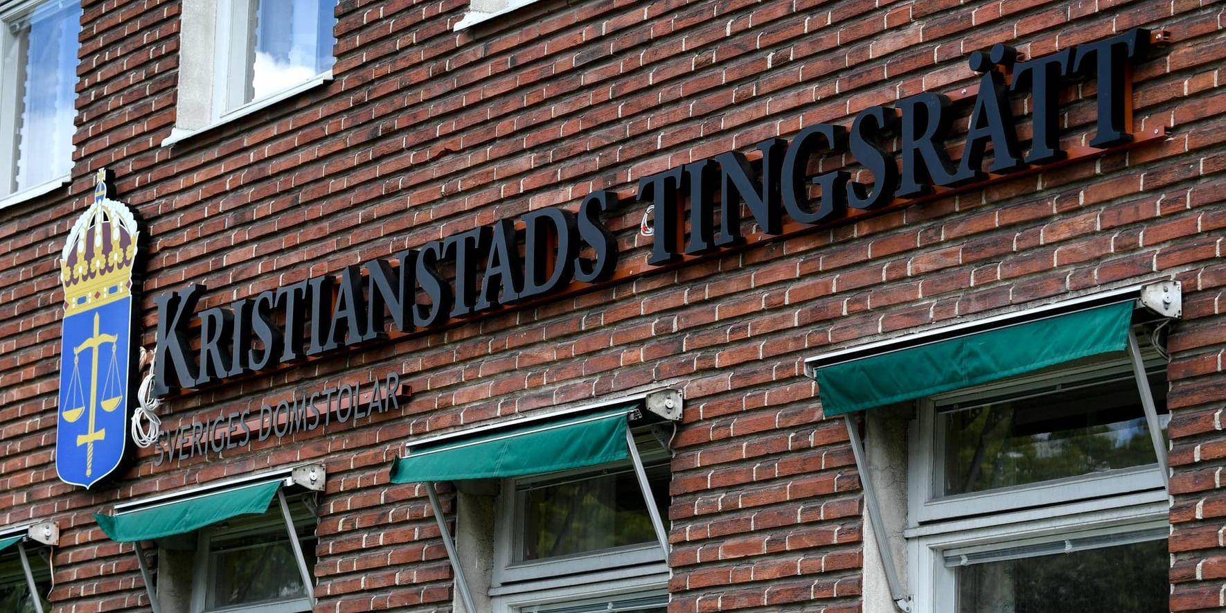 Ett föräldrapar, som hade åtalats för att ha vållat sitt fem veckor gamla spädbarns död, frias på alla punkter av Kristianstads tingsrätt. Arkivbild.