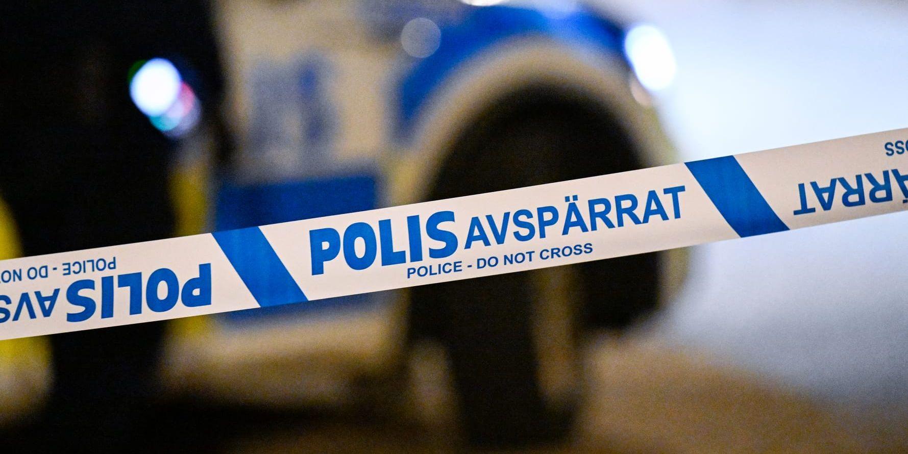 En man i 20-årsåldern har gripits misstänkt för att ha kört på flera personer på en McDonalds-parkering i Härryda, skriver polisen på sin hemsida. Arkivbild.