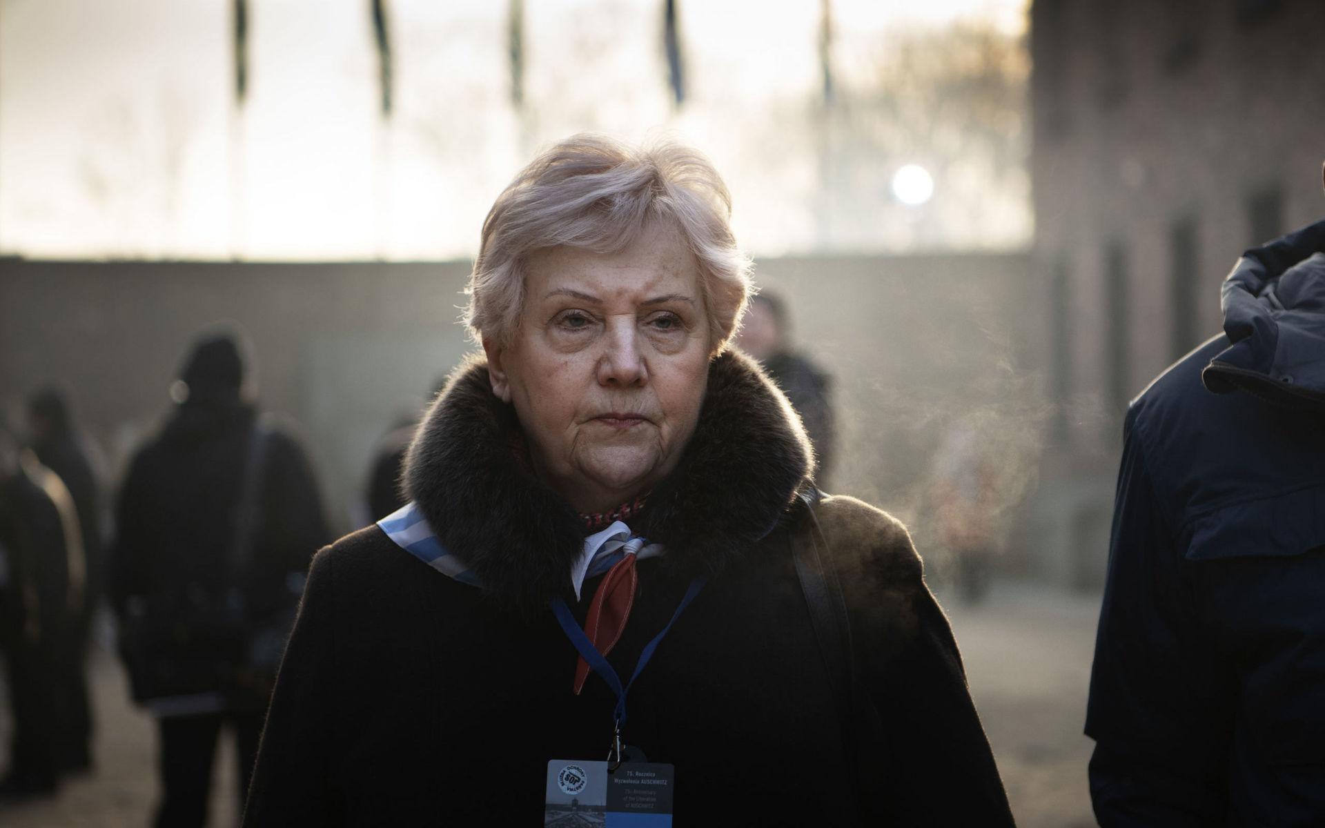 Teresa Jadwiga var tagen efteråt. Hon berättar att hon varit fånge i Auschwitz, Majdanek och Buchenvald.