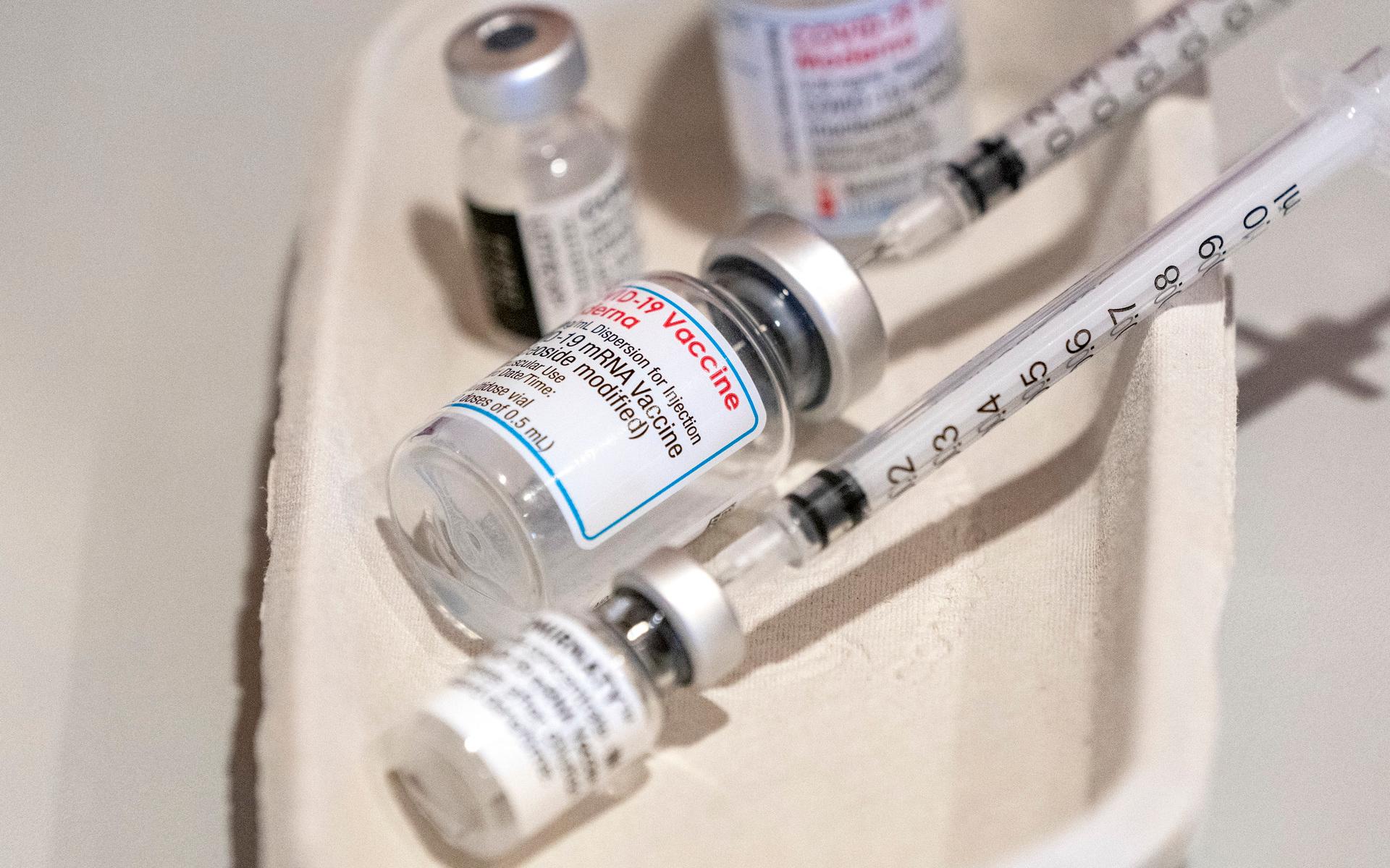 Folkhälsomyndigheten menar att det är viktigt att så många som möjligt vaccinera sig för att hålla nere coronasmittan i höst och vinter.