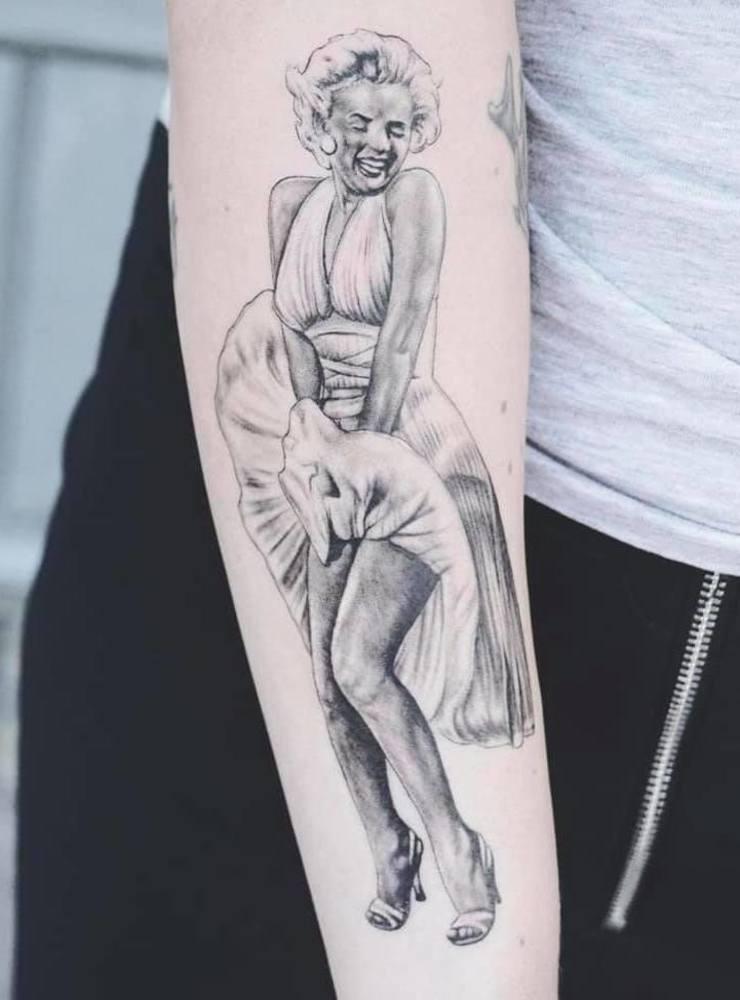 Min favorittatuering som jag har på kroppen är gjord av Rex Tattoo i Uddevalla. Marilyn Monroe är och kommer alltid vara en stor förebild för mig.