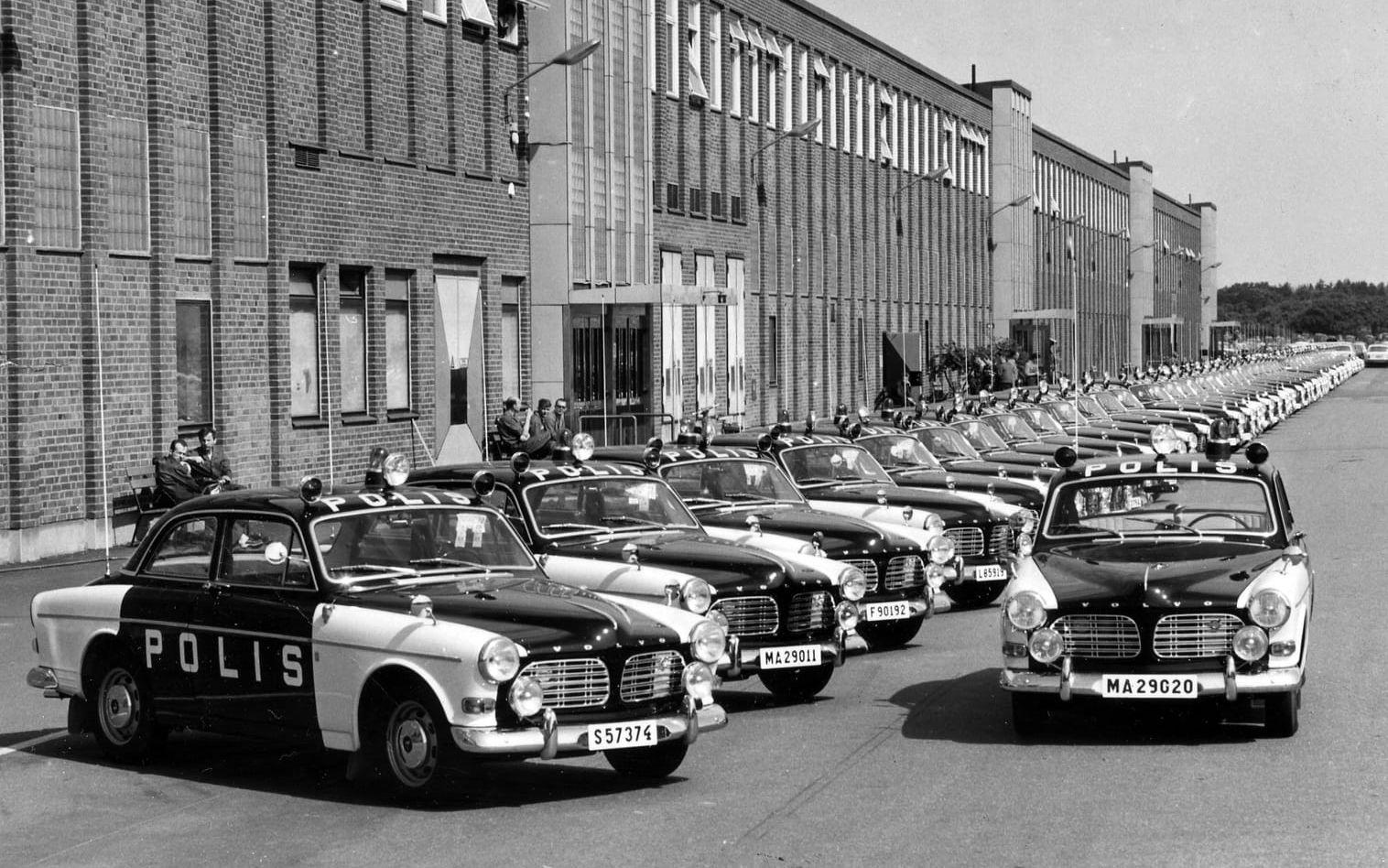 Volvo Amazon polisbilar i Stockholm 1967. Foto: SCANPIX