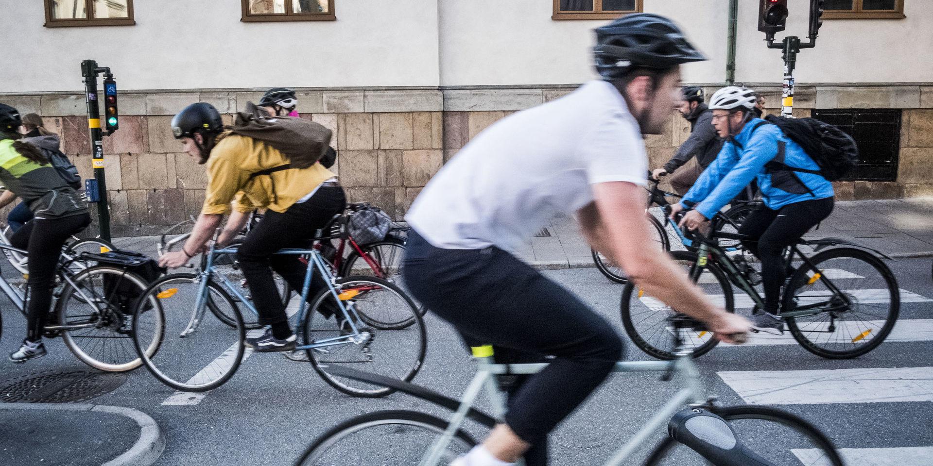 Stockholmarna har tillåtits att cykla mot enkelriktat. Nu är det slut med det. Arkivbild.