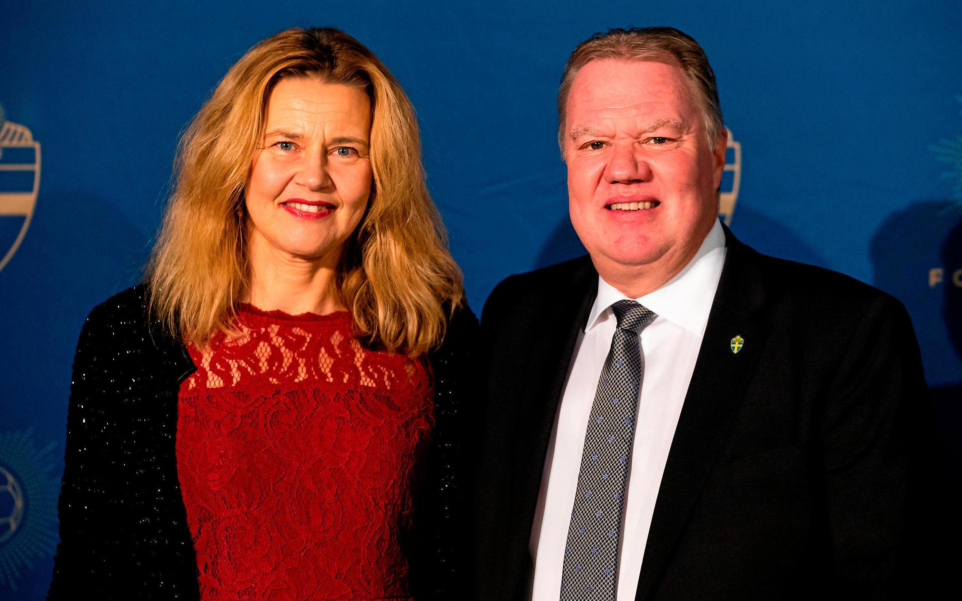 Förbundsordföranden Karl-Erik Nilsson från Uddevalla kom till fotbollsgalan med frun Lena.