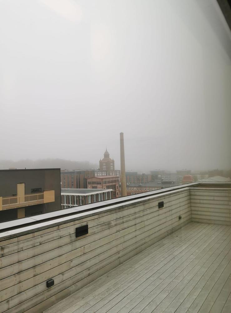 Även längre söderut har det varit tung dimma. Så här såg det ut i Göteborg, Mölndal under morgonen.