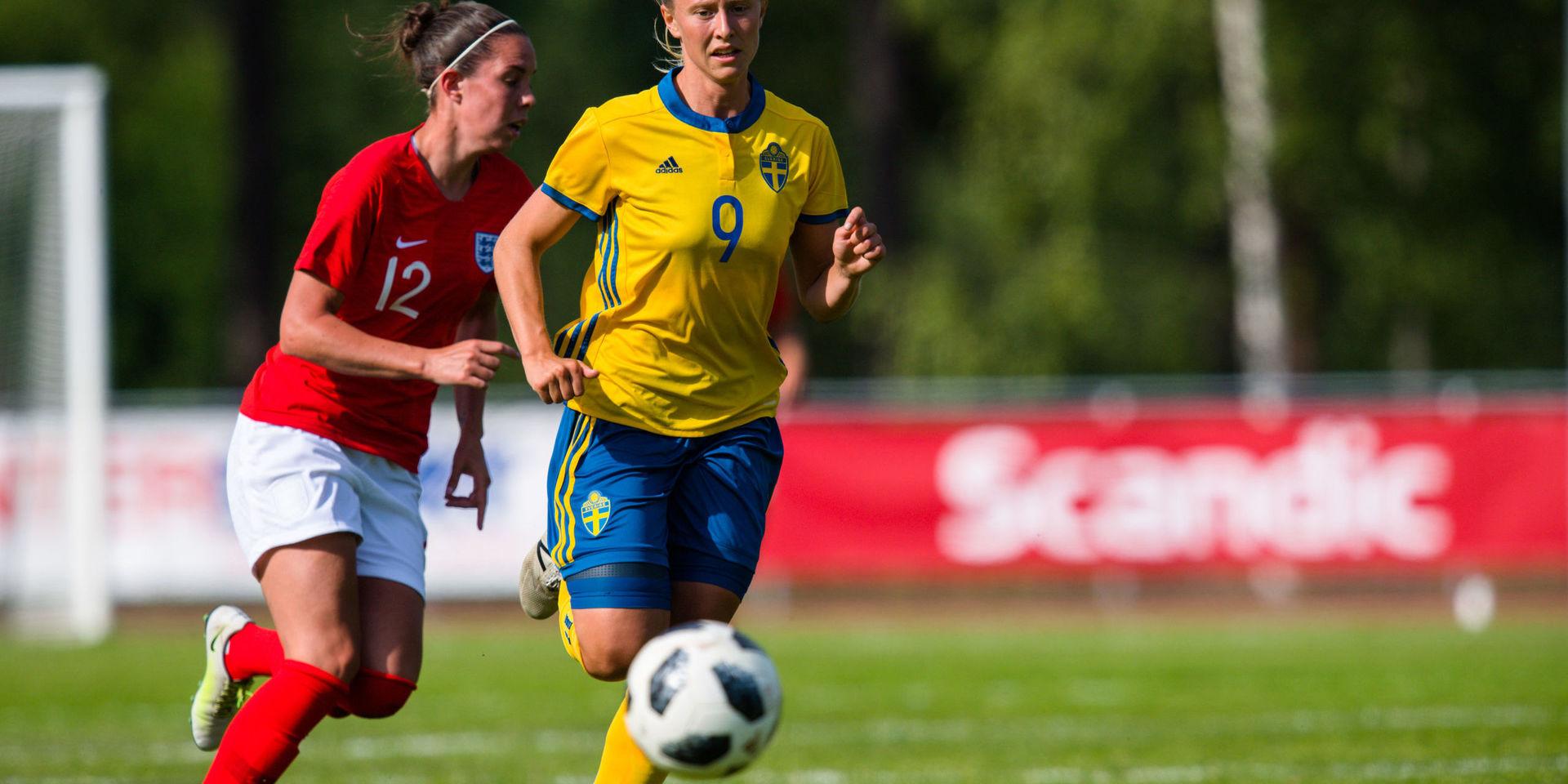 På 13 matcher i allsvenskan har Rebecka Blomqvist gjort sex mål. Under måndagen prisades hon till högsta seriens bästa spelare under juni månad.