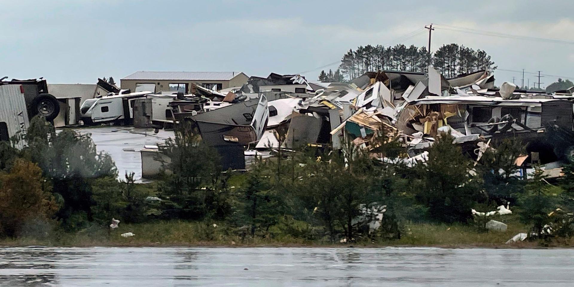 Flera hus förstördes i tornadon.