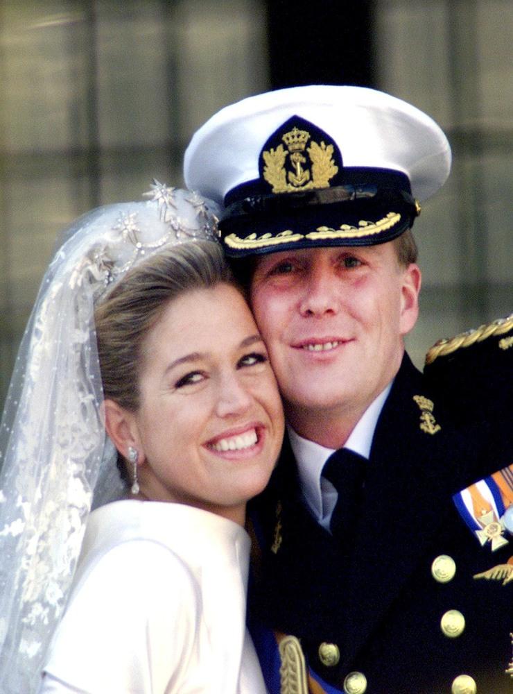 När den nederländske prins Willem-Alexander gifte sig med Máxima Zorreguieta Cerruti  2002 lät hon tillverka en tiara av redan existerande juveler. På toppen sitter fem diamantstjärnor som ska ha tillhört drottning Emma. Tiaran ska vara värderad till strax under 60 miljoner kronor.
