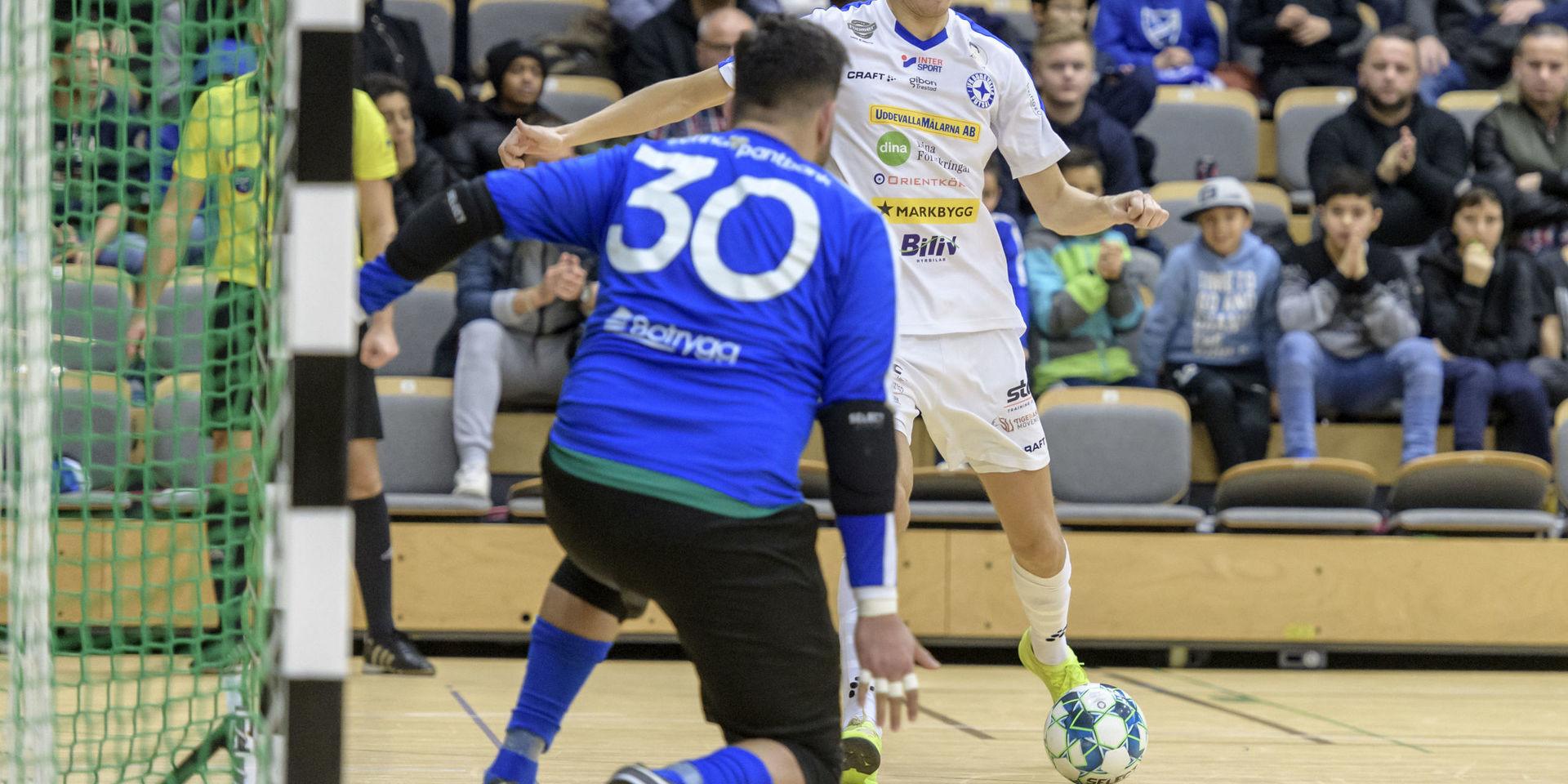 Landslagsspelaren Fredrik Söderqvist gjorde tre mål borta mot Torslanda. 