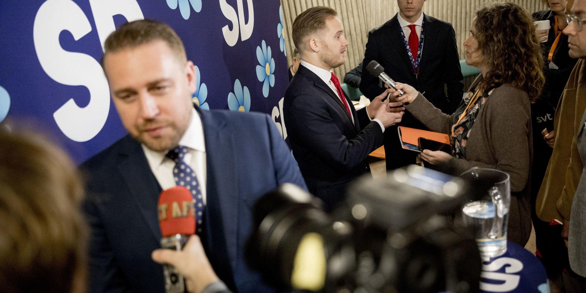 Mattias Karlsson avgick som gruppledare i riksdagen för att kunna ägna sig på heltid åt ideologiskt arbete. På söndagen lanserade han tankesmedjan Oikos.