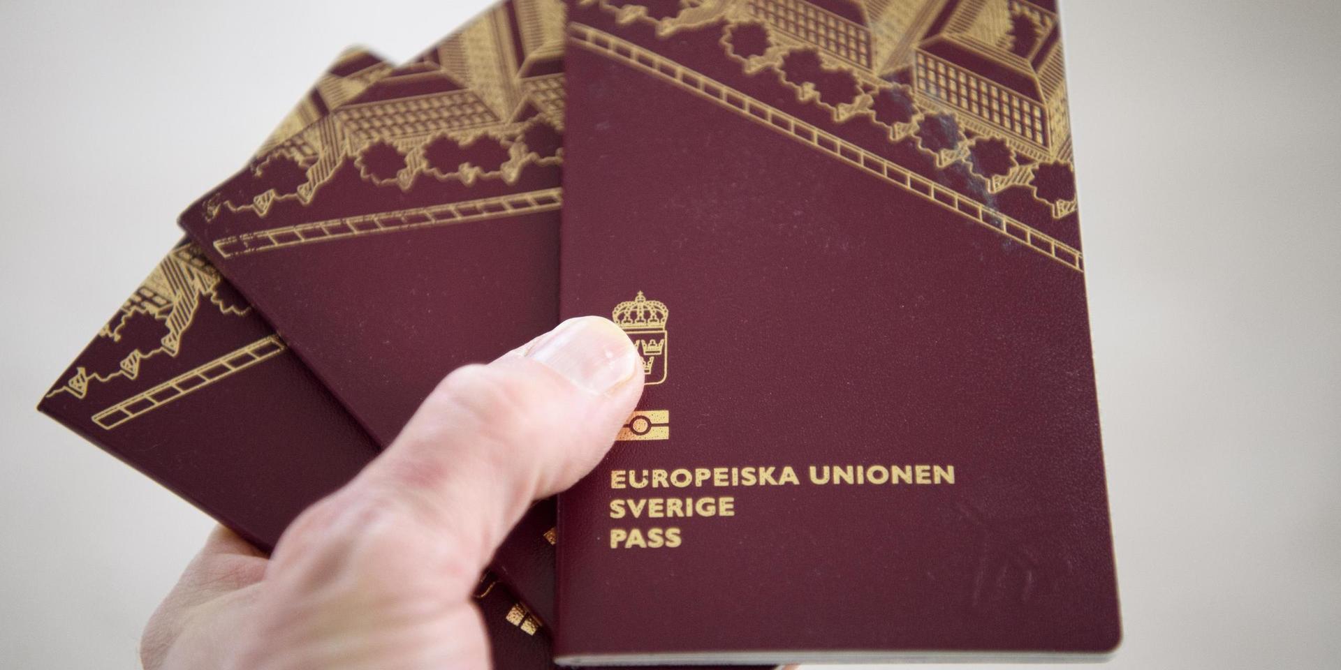 Högt tryck på tidsbokningen när en halv miljon svenskar samtidigt vill förnya sina utgångna pass. Arkivbild.
