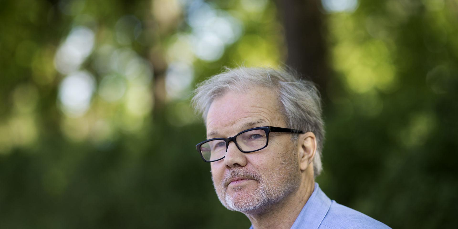Ingmar Skoog, föreståndare för Centrum för åldrande och hälsa vid Göteborgs universitet konstaterar att äldre har ett sämre immunförsvar än yngre, även om de känner sig friska.