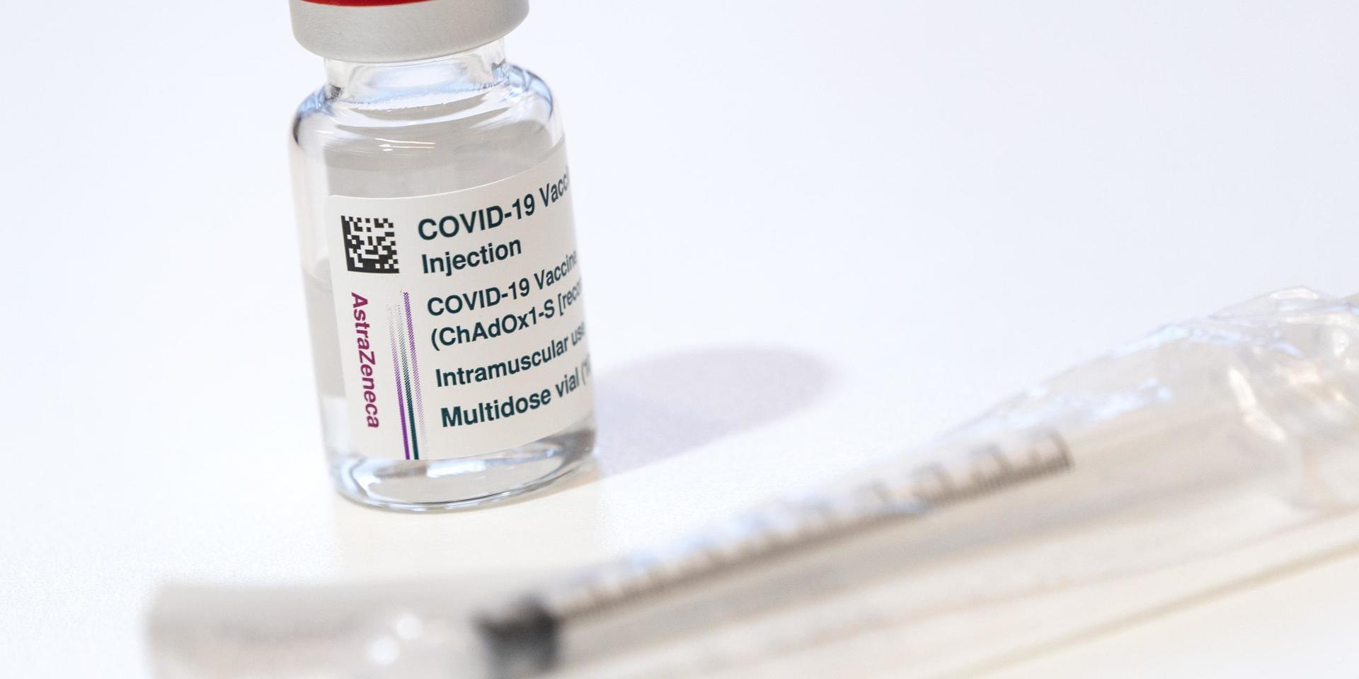 Covid-19 vaccin från Astra Zeneca bör inte ges till äldre längre. Arkivbild.