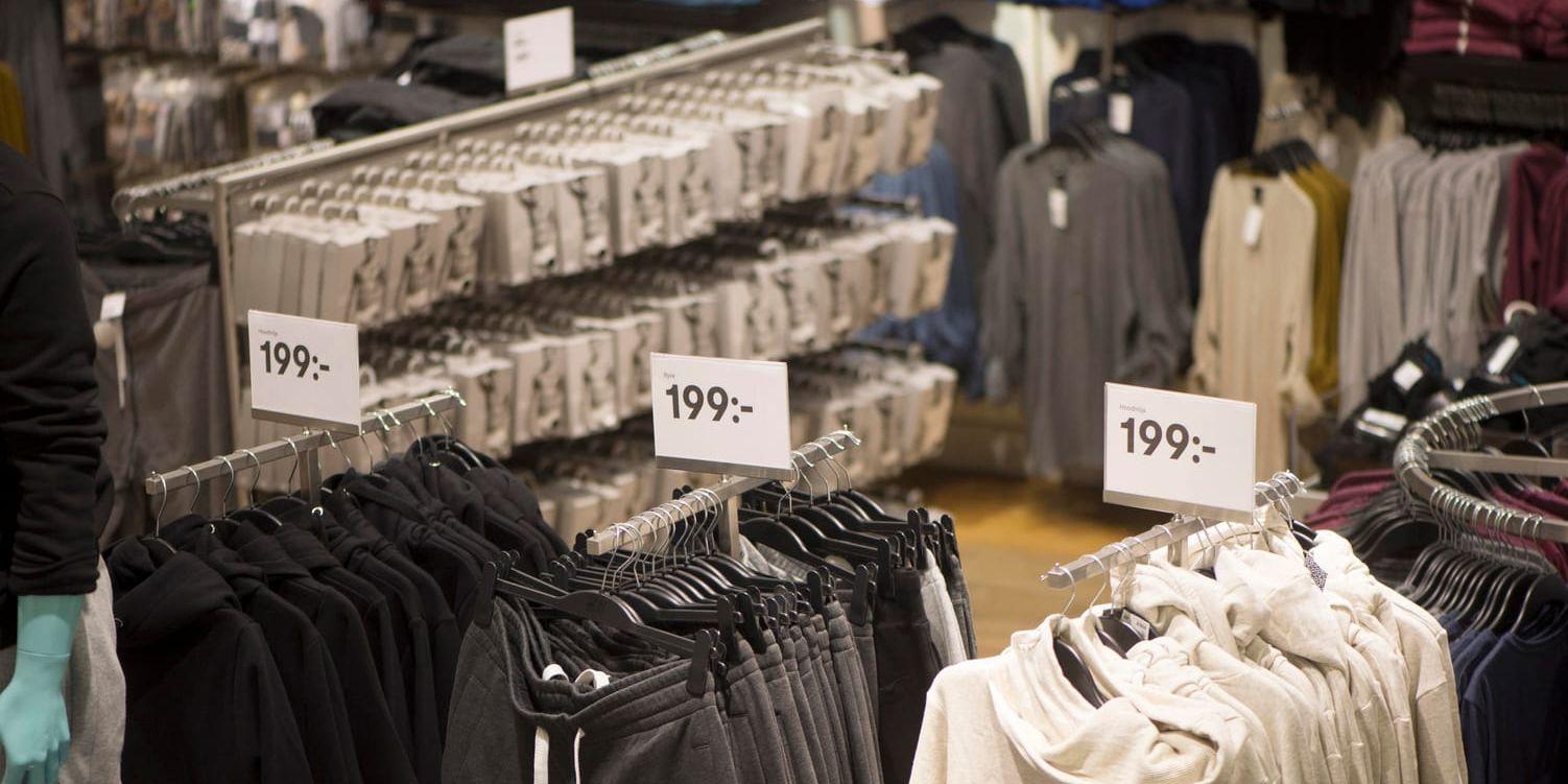 Modehandeln fortsätter att tappa försäljning. Arkivbild.