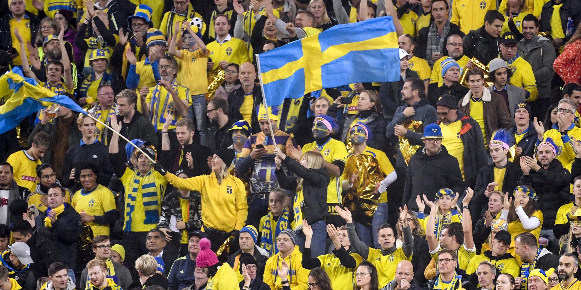 De svenska supportrarna slipper ta med mössan till Friends arena i kväll. Arkivbild.