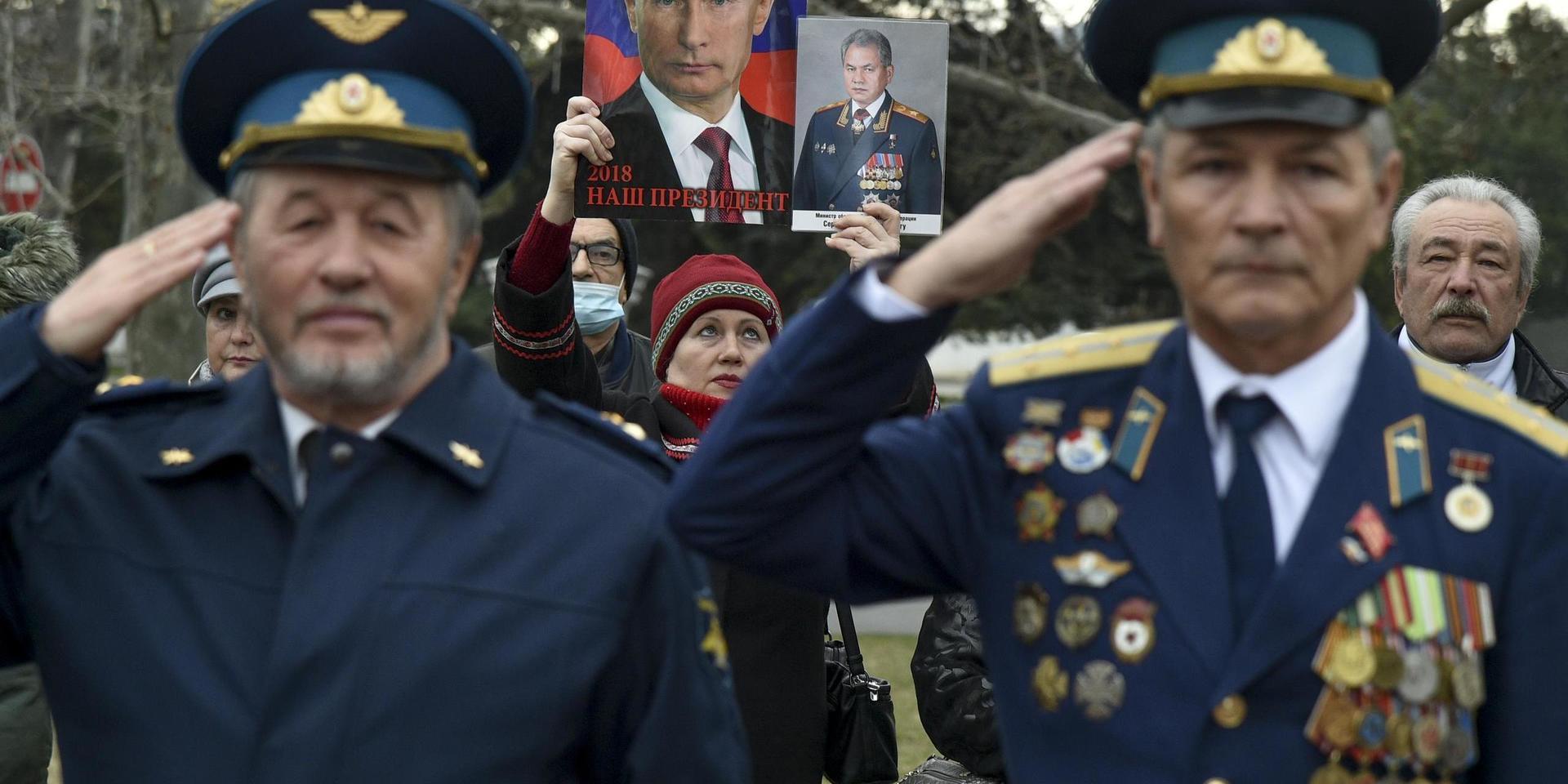 Den ryska armén hyllas i februari i år med en parad och musik i Sevastopol på ukrainska Krimhalvön.