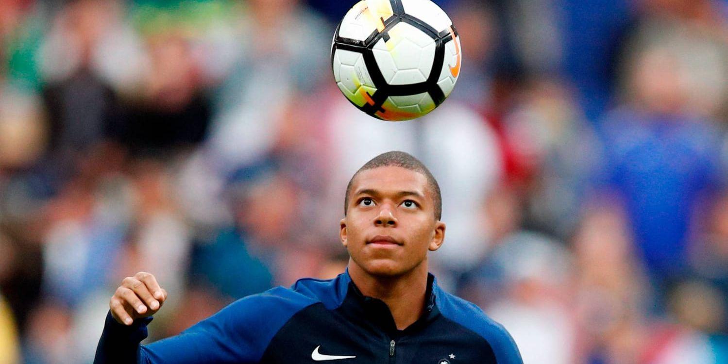 Paris Saint-Germains storvärvningar, bland annat av Kylian Mbappé (bilden) från Monaco, föranleder Uefa att inleda en utredning av klubben.