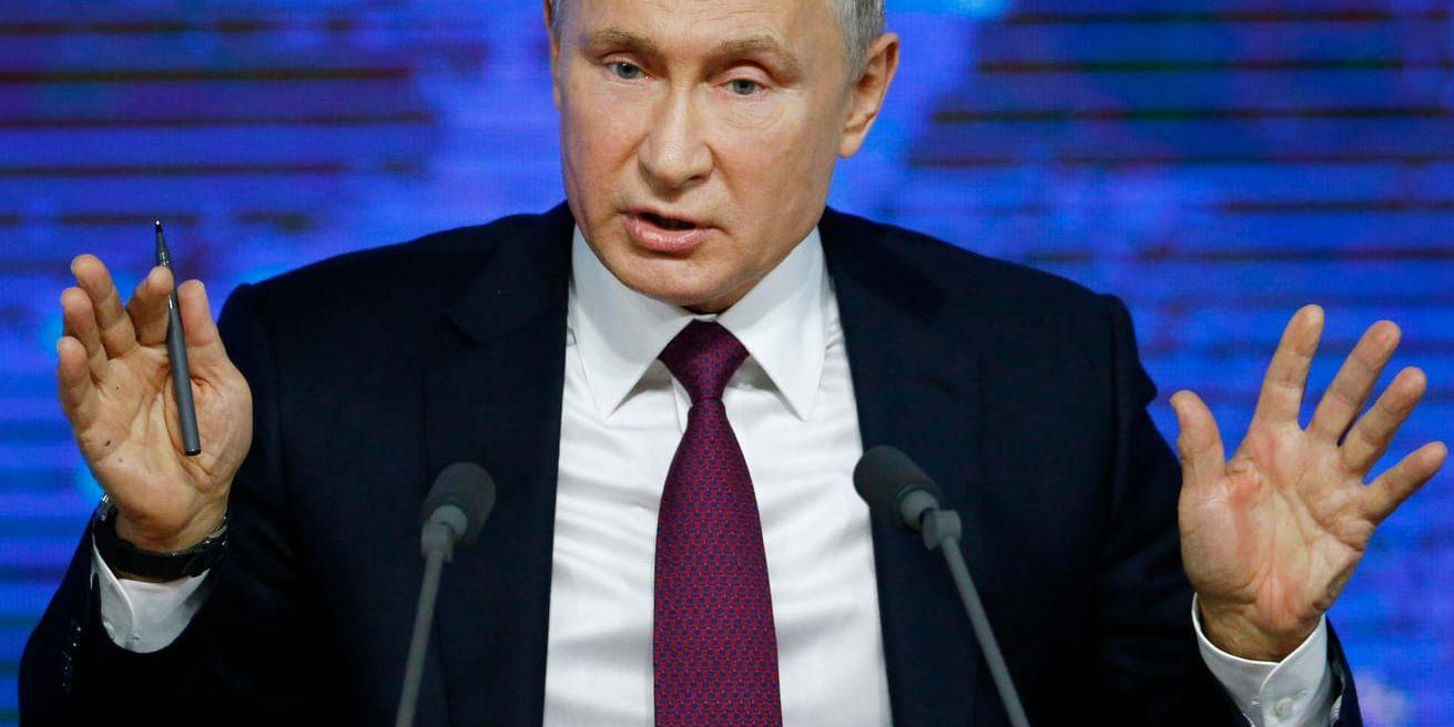 Rysslands president Vladimir Putin talar på presskonferensen i Kreml som i år tog fyra timmar.