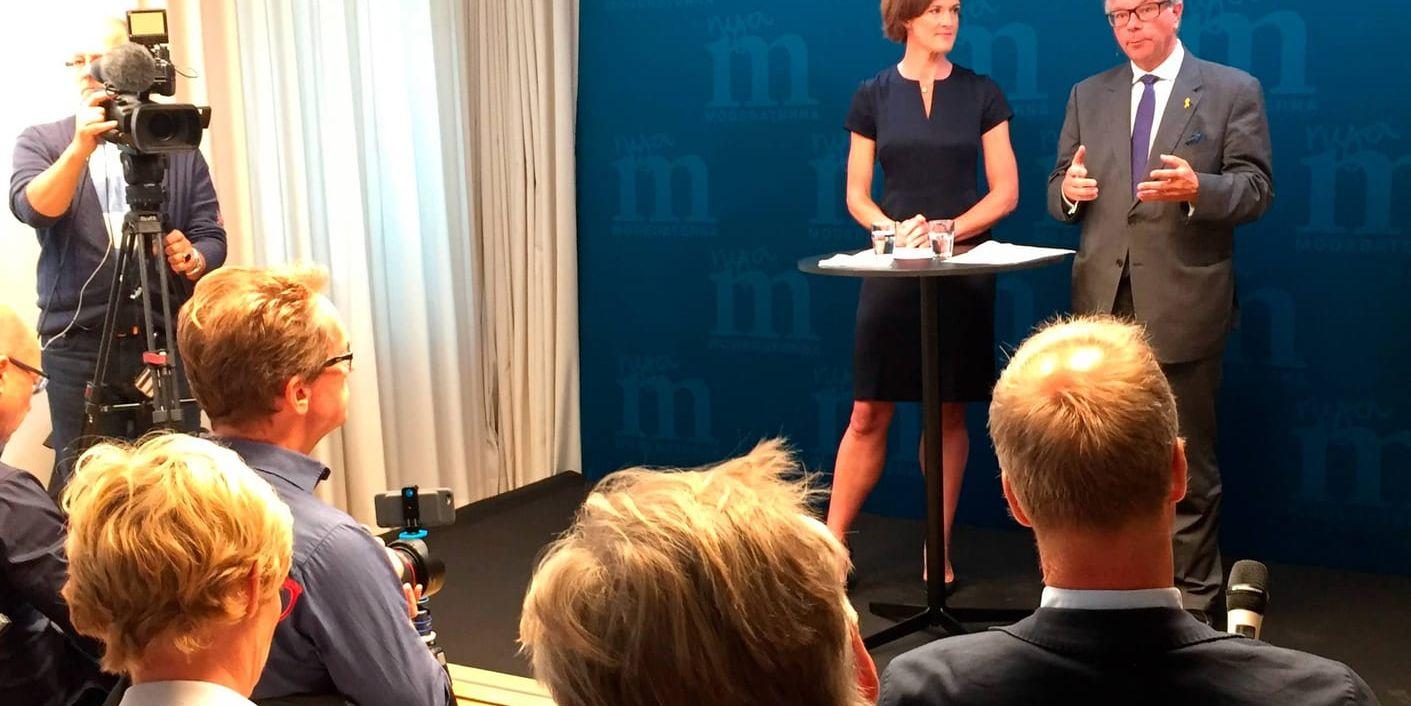Moderaternas partiledare Anna Kinberg Batra (M) och försvarspolitiske talespersonen Hans Wallmark håller pressträff om Moderaternas prioriteringar för försvaret och säkerheten inför partiets arbetsstämma i oktober.