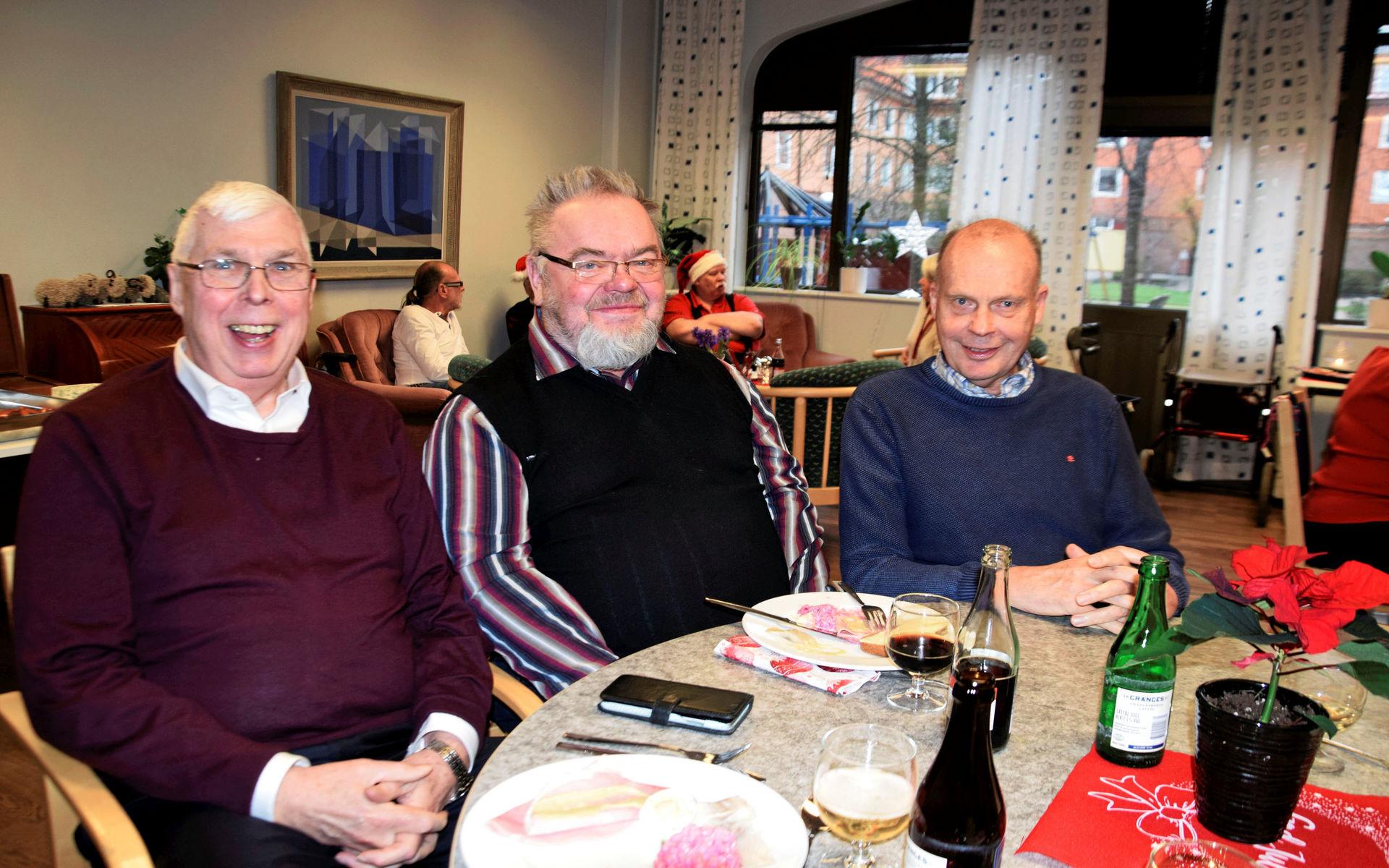 Håkan Lindgren, Gustav Grind och Lars Johansson från svenska frimurarorden tycker att det är viktigt att stödja verksamheten för de äldre.