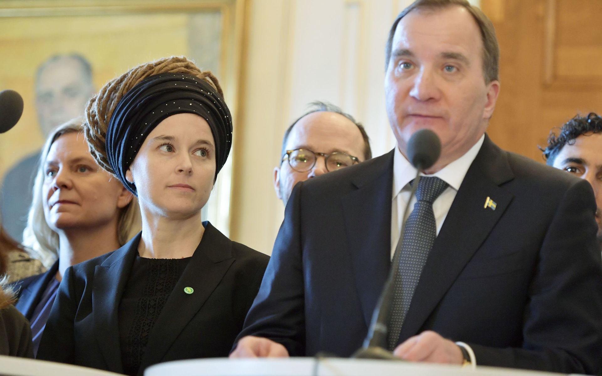 STOCKHOLM 20190121
Kulturminister Amanda Lind (MAP och statsminister Stefan Löfven (S) presenterar sin nya regering under en pressträff i riksdagshuset
Foto: Jessica Gow / TT kod 10070