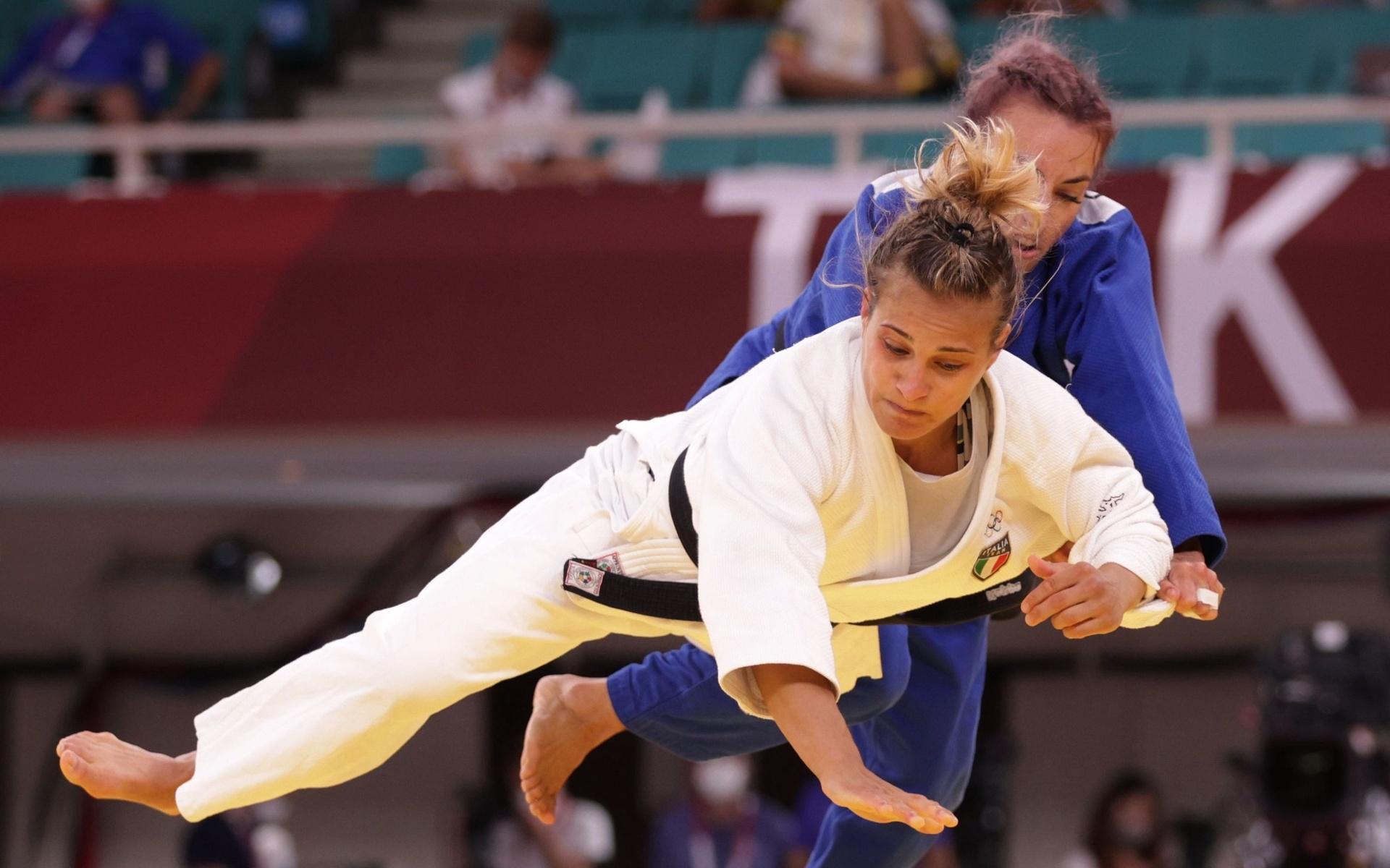 Italiens Odette Giuffrida möter Belgiens Charline Van Snick i judo.