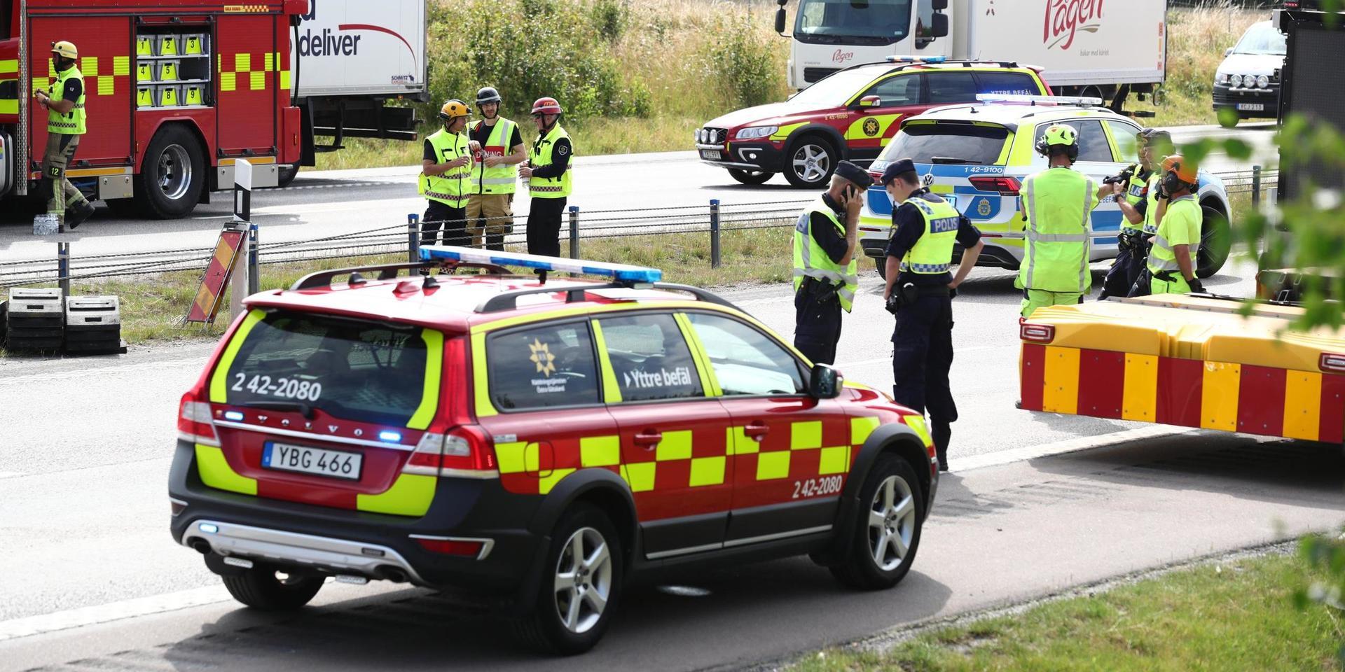 En person blev allvarligt skadad i den första olyckan på E4 utanför Linköping. Senare inträffade ytterligare en olycka i närheten. 