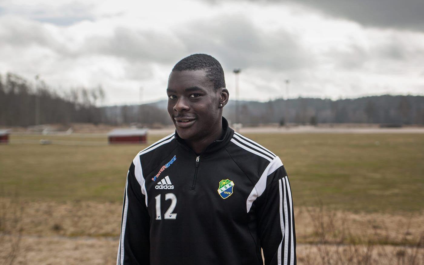 LSK-spelaren Ken Sema under träning på hemmaplan i mars 2015. Foto: Andreas Dahl