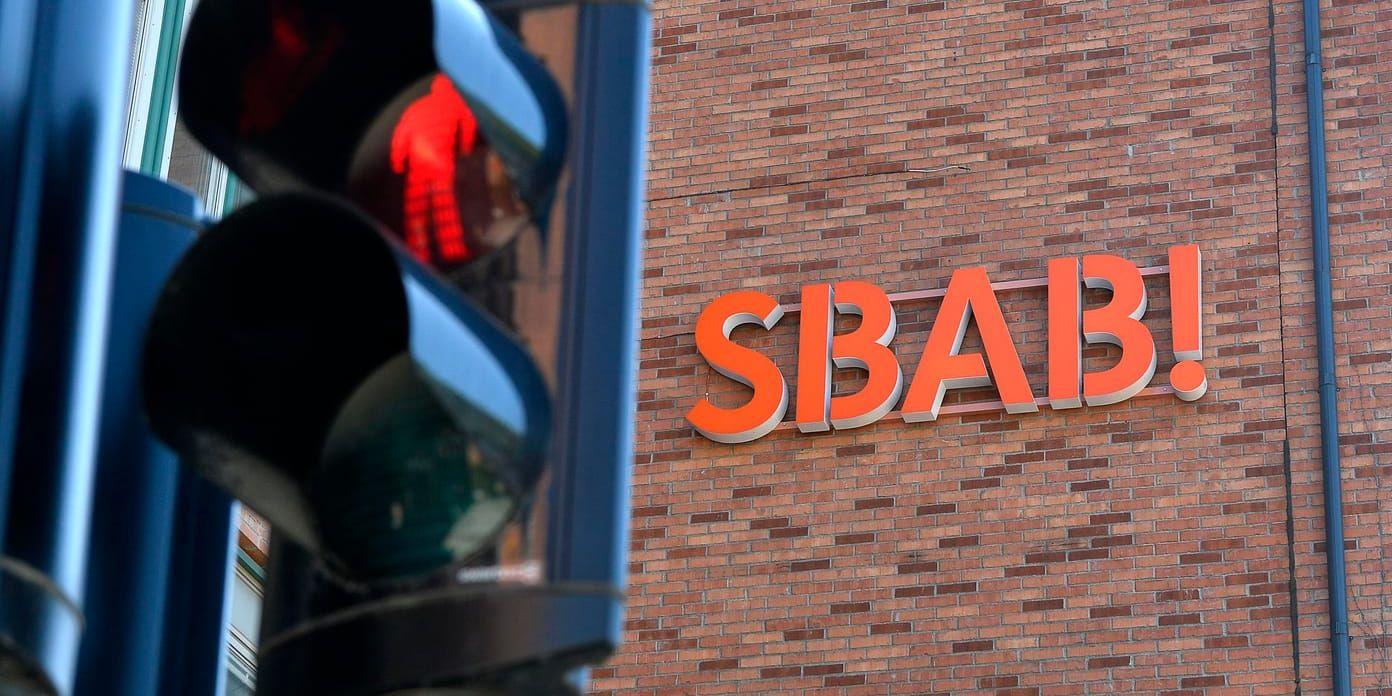 Riksbanken, med chefen Stefan Ingves, kommer att behöva justera ner sin räntebana, tror SBAB. Arkivbild.