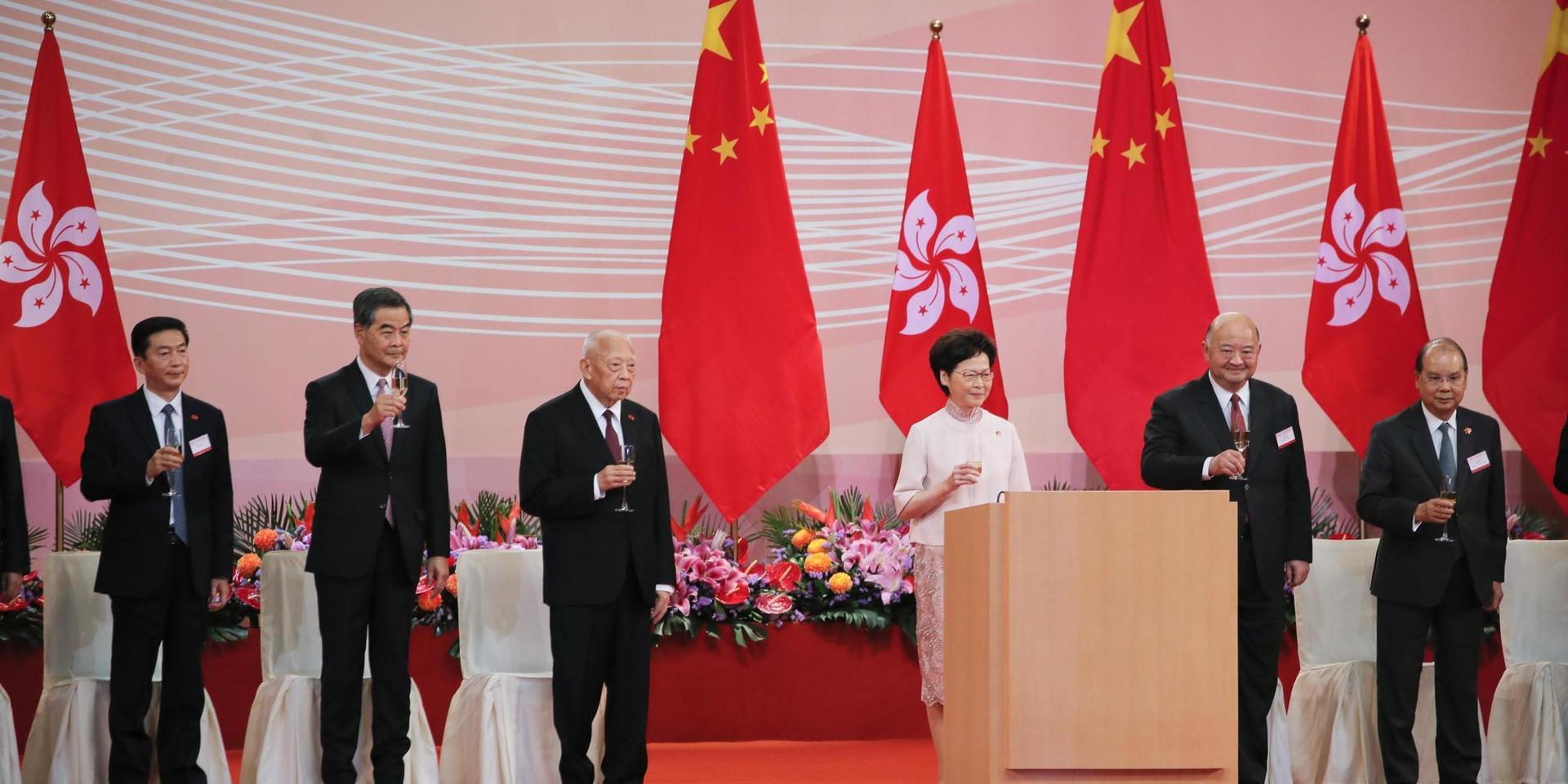 Hongkongs ledare Carrie Lam talar vid en ceremoni under 23-årsfirandet av stadens återförande till Kina. 