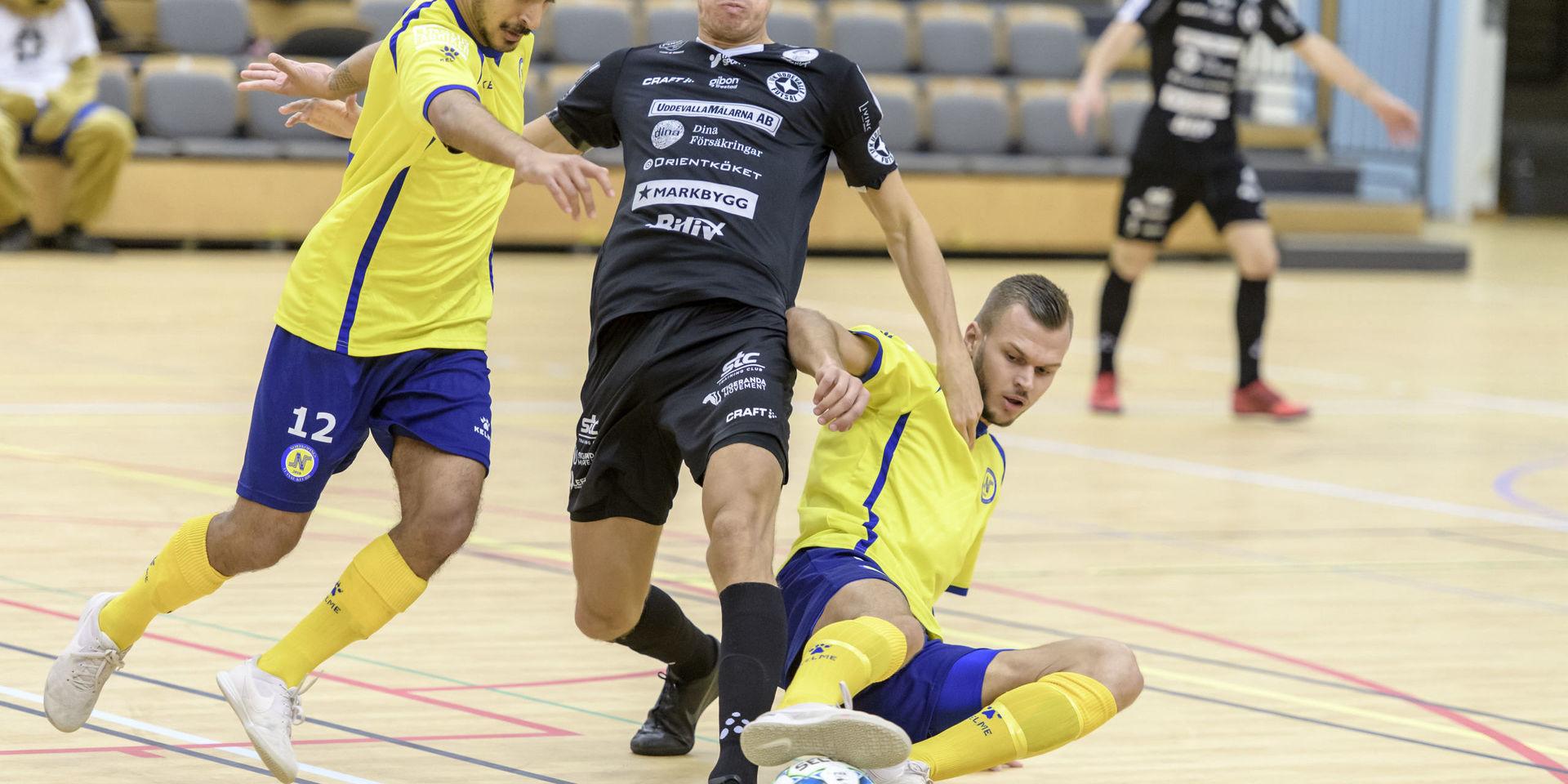 MATCHVINNARE. Fredrik Söderqvist gjorde två mål och ordnade poängen till IFK Uddevalla.
