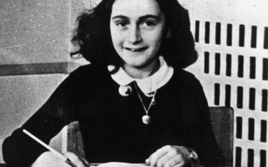 Halsbandet som hittats påminner om det halsband som Anne Frank hade, enligt forskaren. Bild: TT