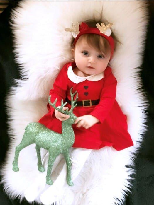 Första julen med denna lilla docka. Julen har fått en helt ny betydelse och trots Corona tider sprider hon ljus i vårt liv varje dag ❤️