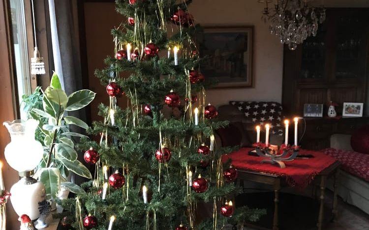 Julgranen klädd i Munkedal på 4:e advent. Snart är det jul.
