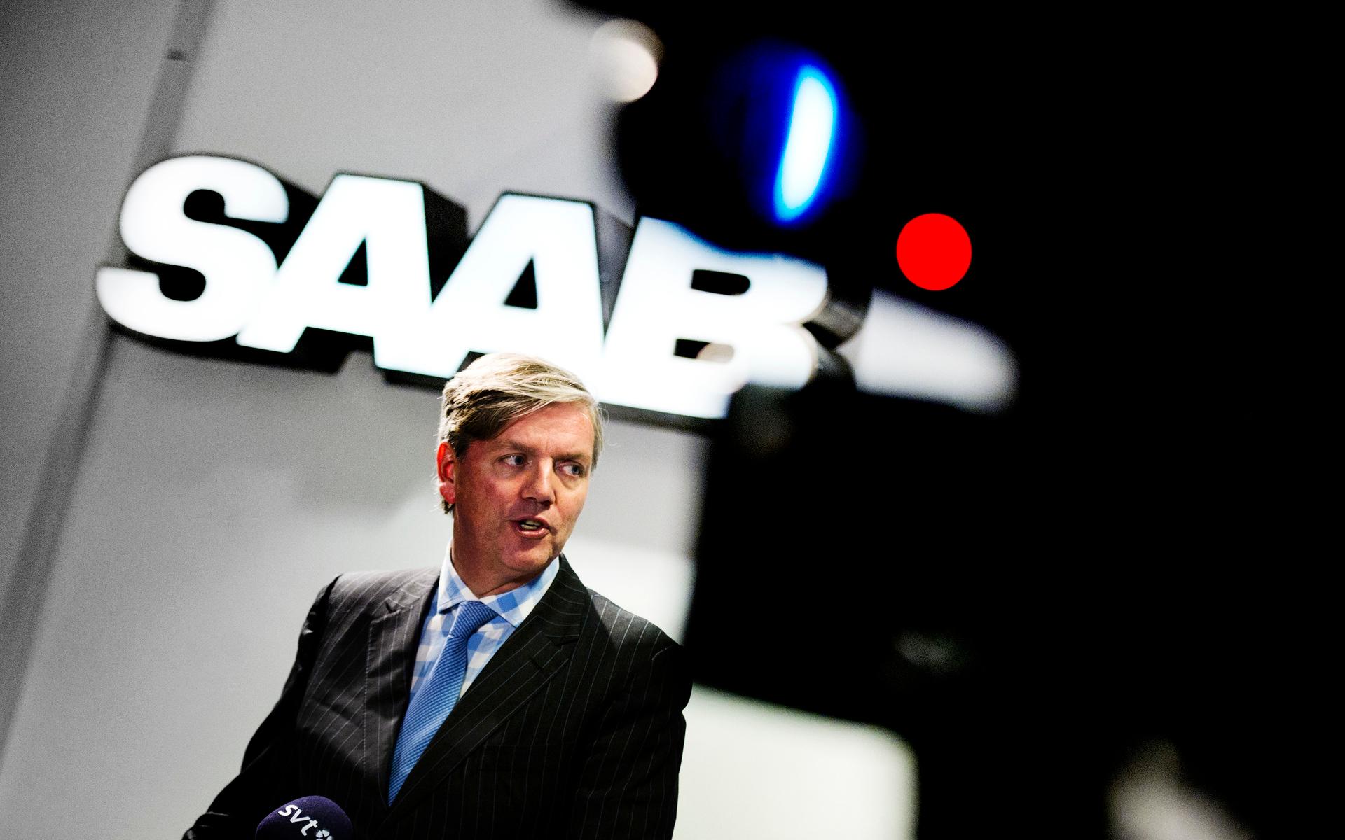 Victor Muller, presskonferens på Saab i Trollhättan. Saab gick i konkurs 2011. Nu säljs reservdelar via ett statligt bolag. 
