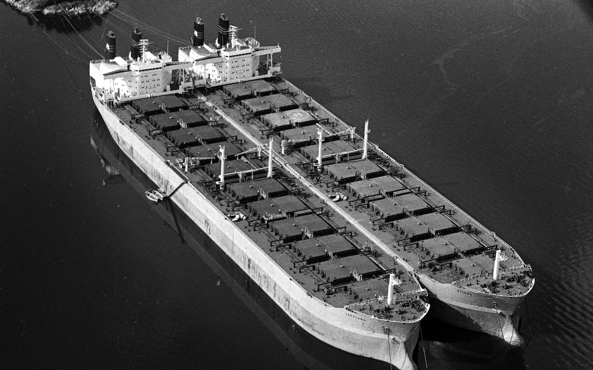 Juli 1975. Upplagda fartyg i Byfjorden under oljekrisen.