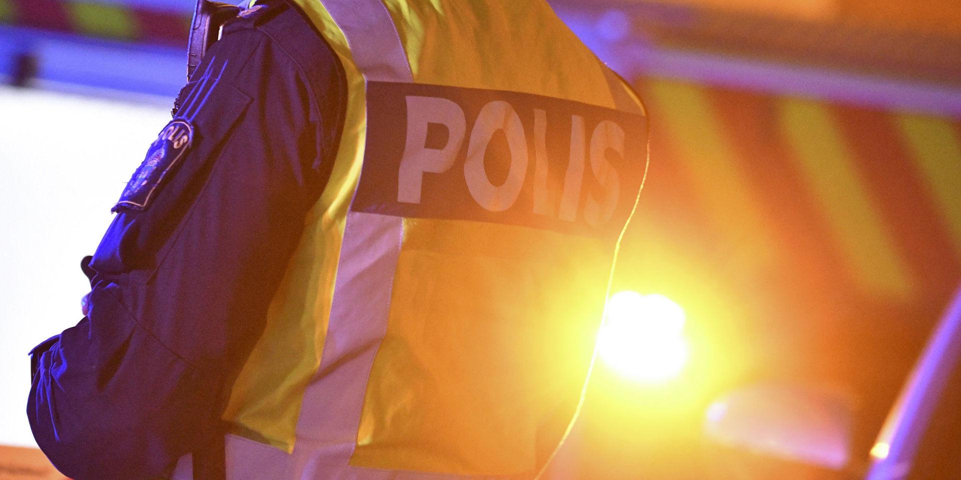 En polis har tagits ur yttre tjänst och en utredning om tjänstefel har inletts efter ett polisingripande i Eskilstuna. Arkivbild. 