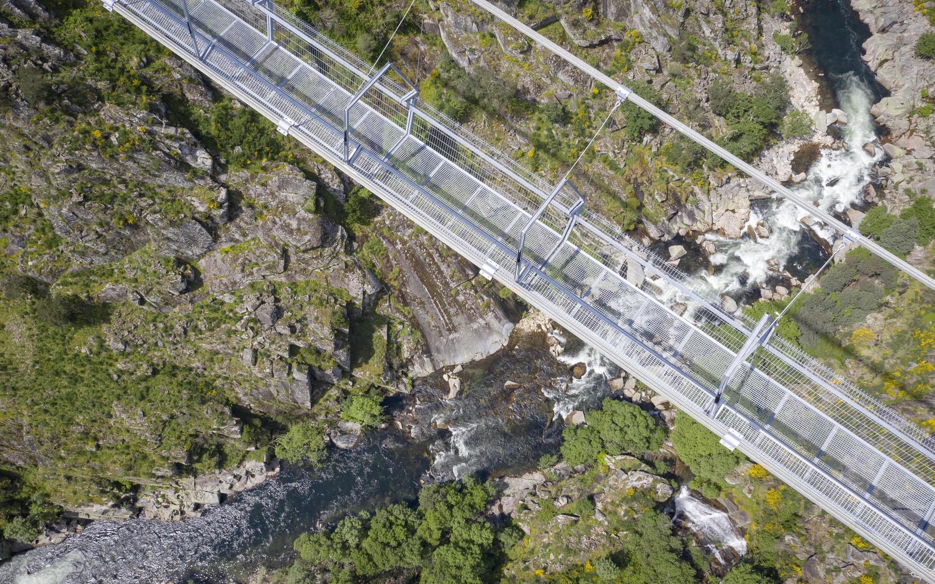 Bron kostade motsvarande 23 miljoner kronor och tog två år att bygga.
