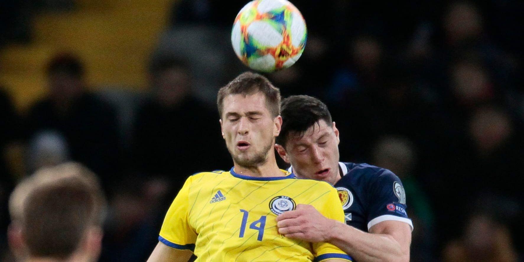 Skottland, i blått, var steget efter mot Kazakstan, som vann med 3–0 i EM-kvalet.