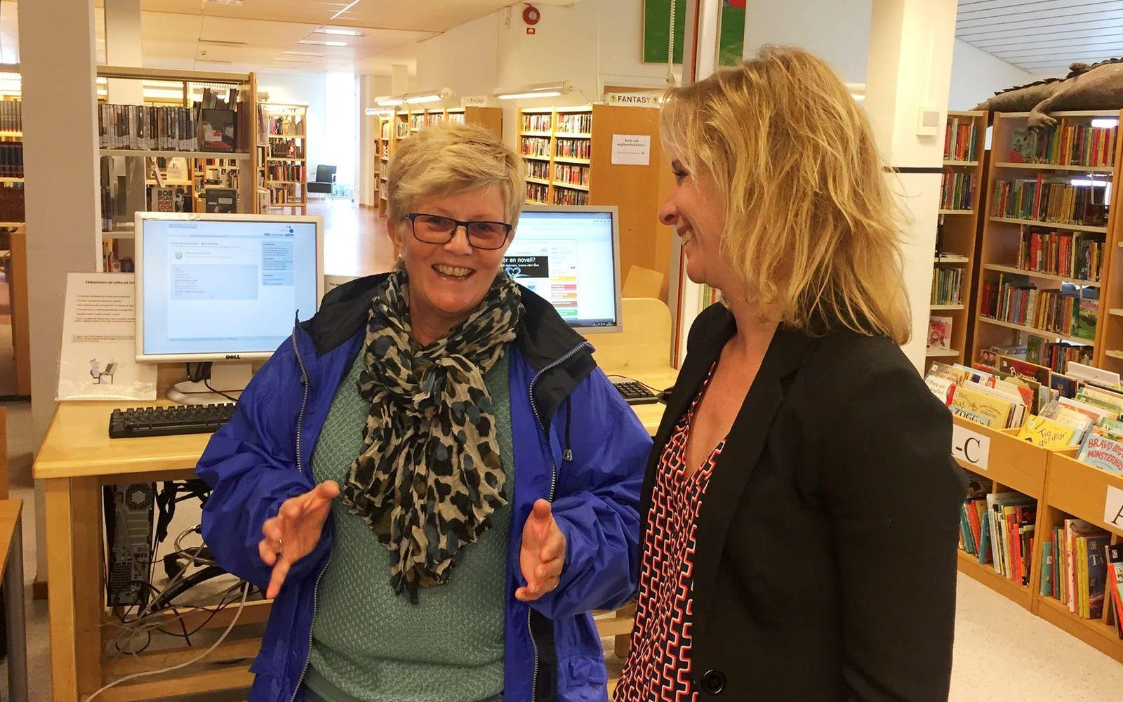 Bohusläningens gamla chefredaktör Elisabeth Bäck kom och hälsade på och pratade med Ingela Hydén.
