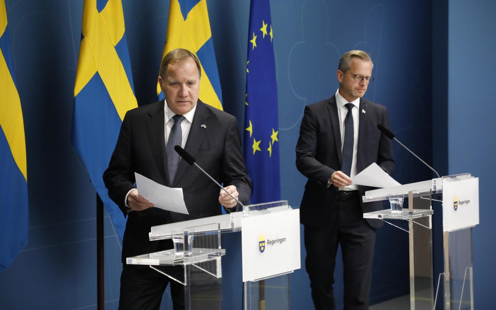 Statsminister Stefan Löfven och inrikesminister Mikael Damberg (S) håller en pressträff i Rosenbad, med anledning av den polis som sköts till döds i Biskopsgården i Göteborg under natten.