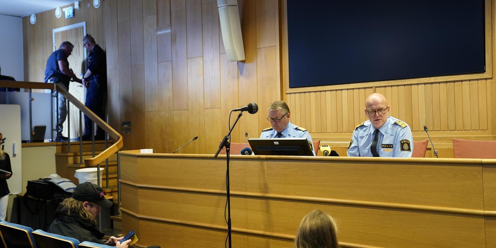 Regionpolischef Klas Johansson och polisområdeschef Erik Nord höll en pressträff på torsdagen.