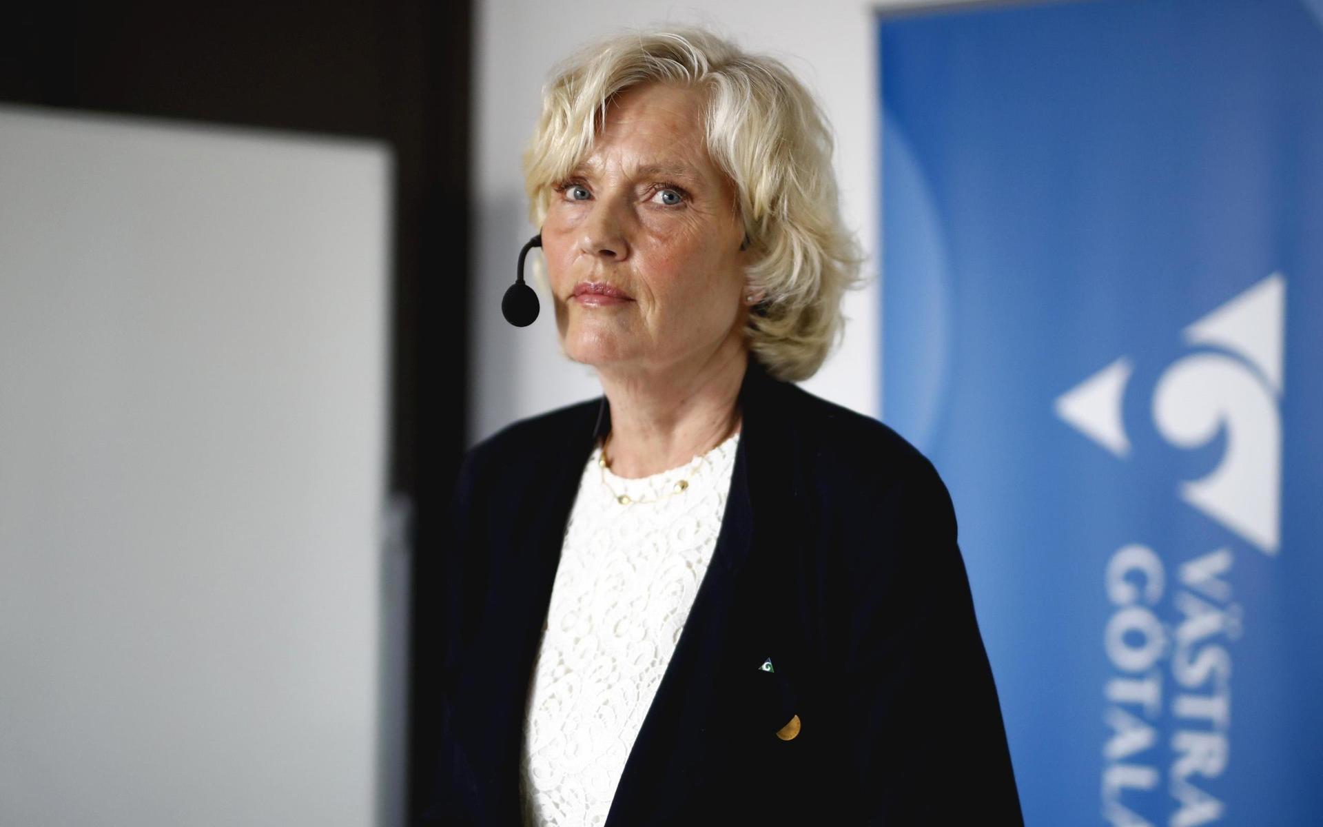 Hälso- och sjukvårdsdirektör Ann Söderström är orolig för en eventuell tredje våg: ”Vi hade ju önskat att vi hade haft mer vaccin, så att det inte bara var restriktioner utan att vi också kunnat skydda fler på det viset.”