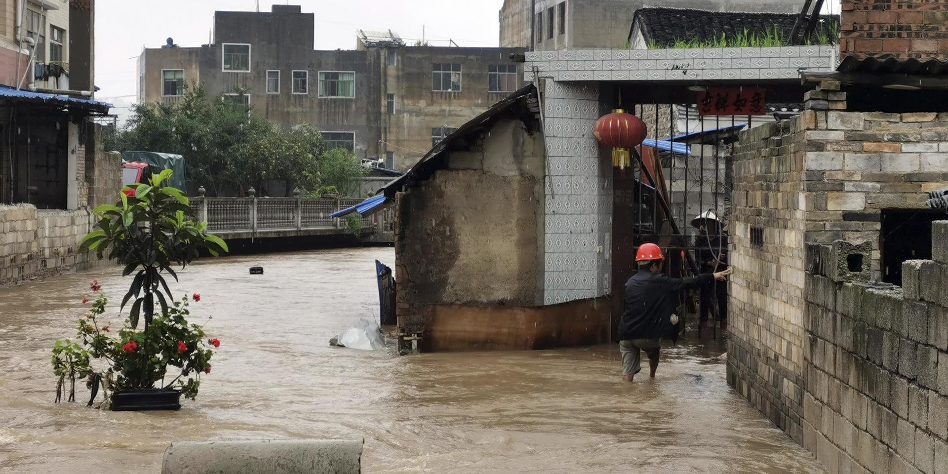 Södra Kina har drabbats hårt av regnoväder sedan början av juni. Bilden är från Huishui i Guizhouprovinsen.