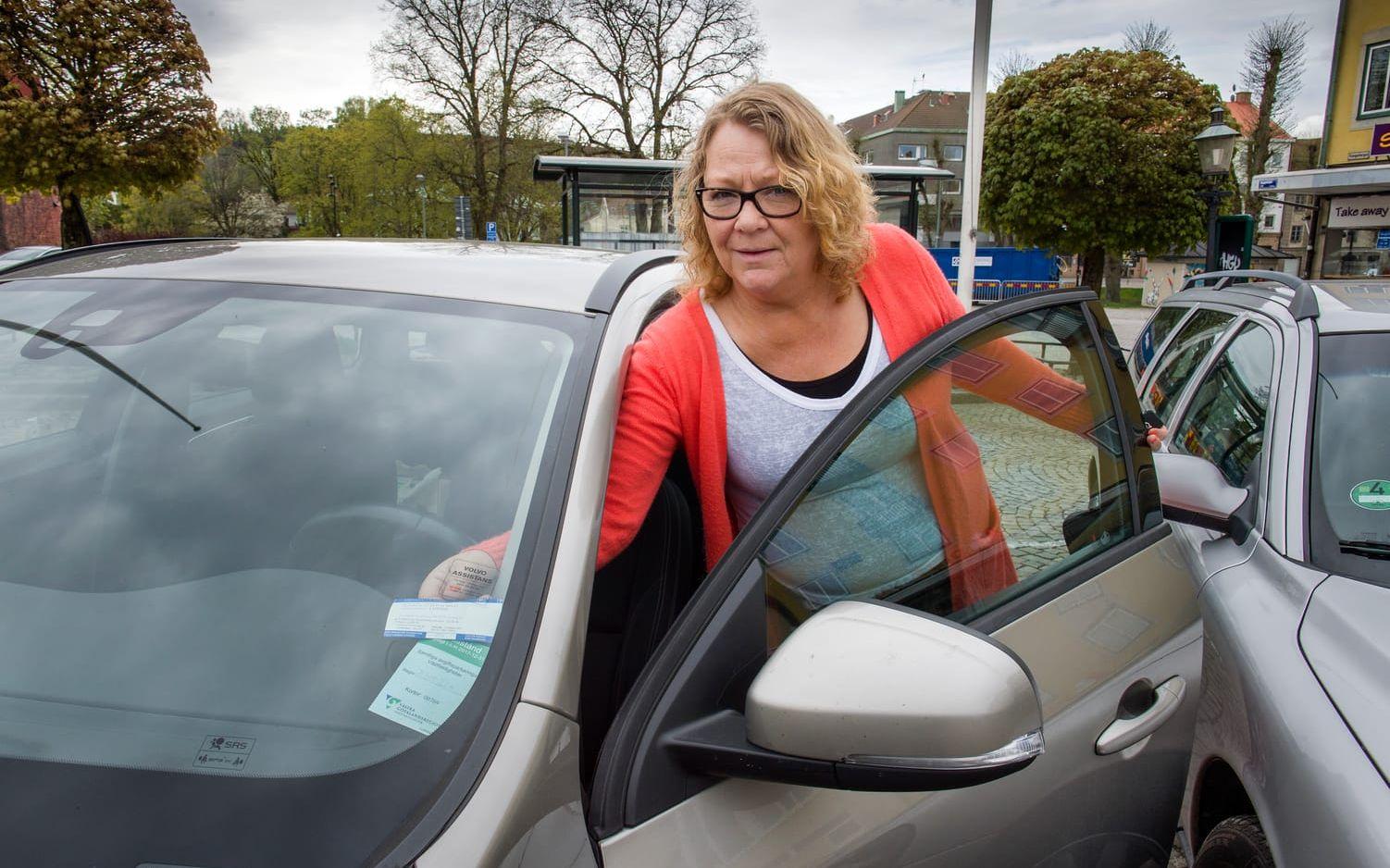 Tiden går fort. Genom sitt arbete inom vården blir en timmes parkering ibland för snålt med tid för att Anette Ström ska hinna med sitt jobb.