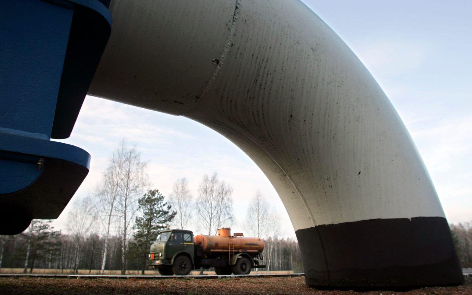 Ungern och Slovakien får återigen ryska olja genom Druzjbaledningen. Arkivbild från Belarus.