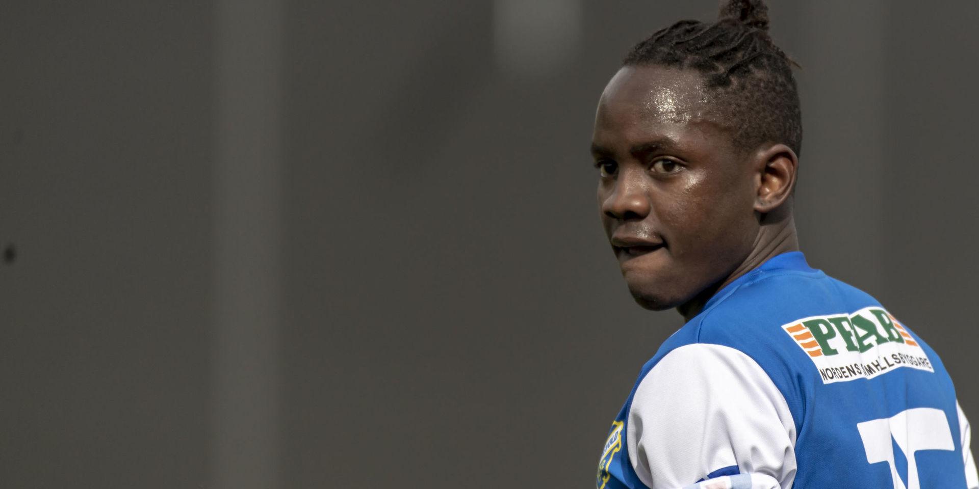 Under våren har 27-årige Christopher Mbamba gjort ett mål på sex matcher för Oddevold. Hur hans framtid ser ut i klubben återstår att se. Hans kontrakt går ut den 15 juli.