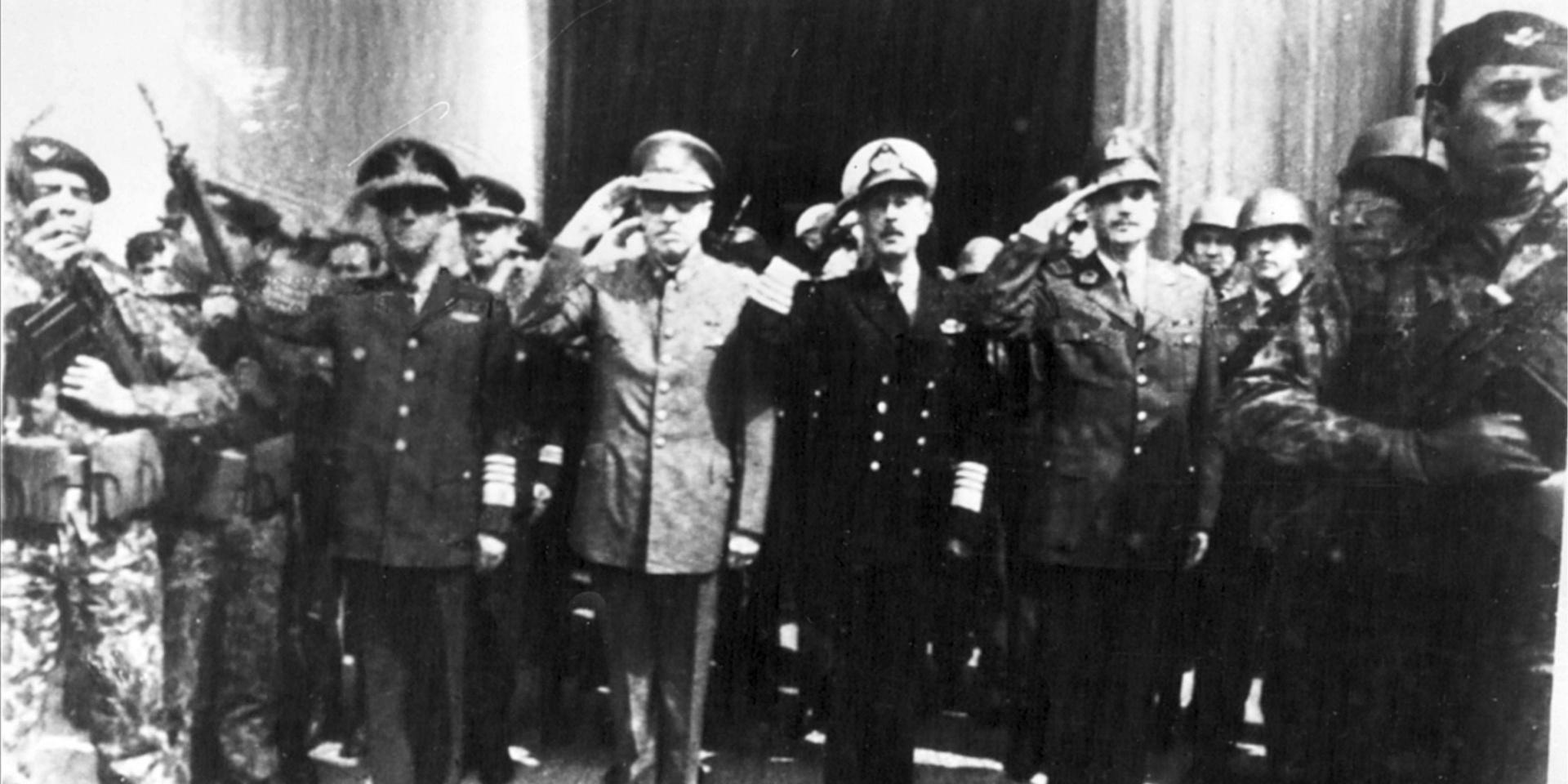 Arkiv 1973.  Bilden visar Chiles militärjunta efter kuppen. Från vänster  generalen för flyget Gustavo Leigh, generalen för armén Augusto Pinochet, generalen för administrationen Jose Toribio Marino och generalen för polisen Cesar Mendoza. 