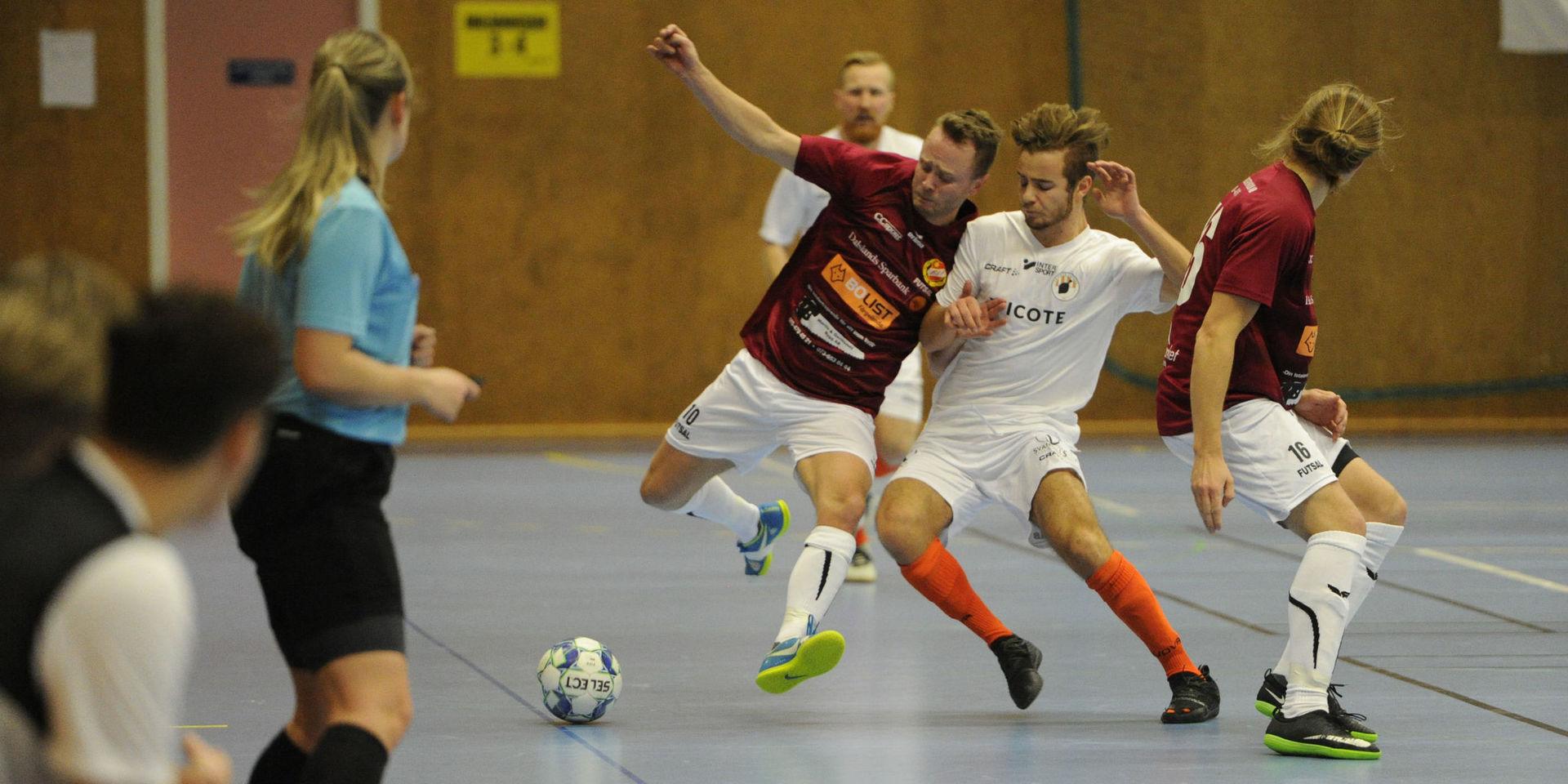 Match mellan Färgelanda IF och Sotenäs FF i division 1 förra säsongen. Nu meddelar SvFF att serien inte kommer att återupptas och lagen behåller därför sina platser. Arkivbild. 